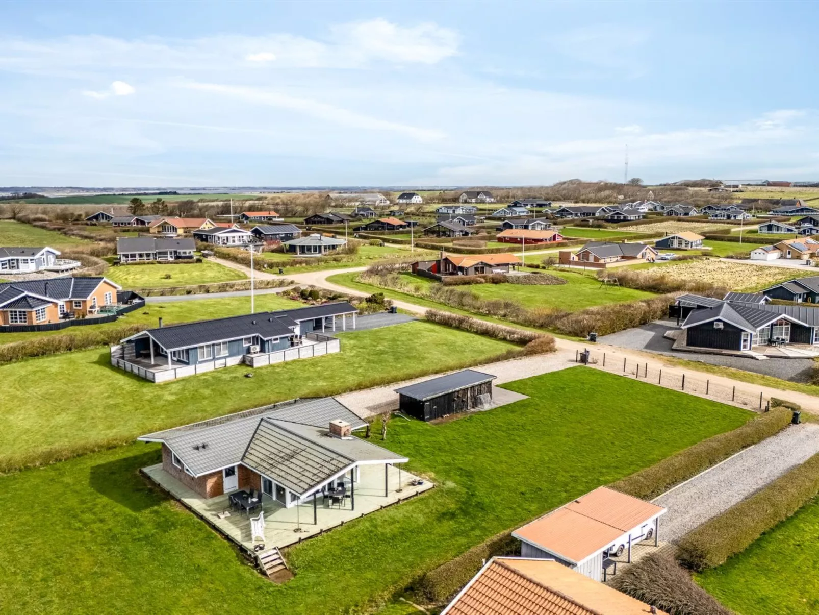 "Kirsa" - 200m to the fjord-Buiten