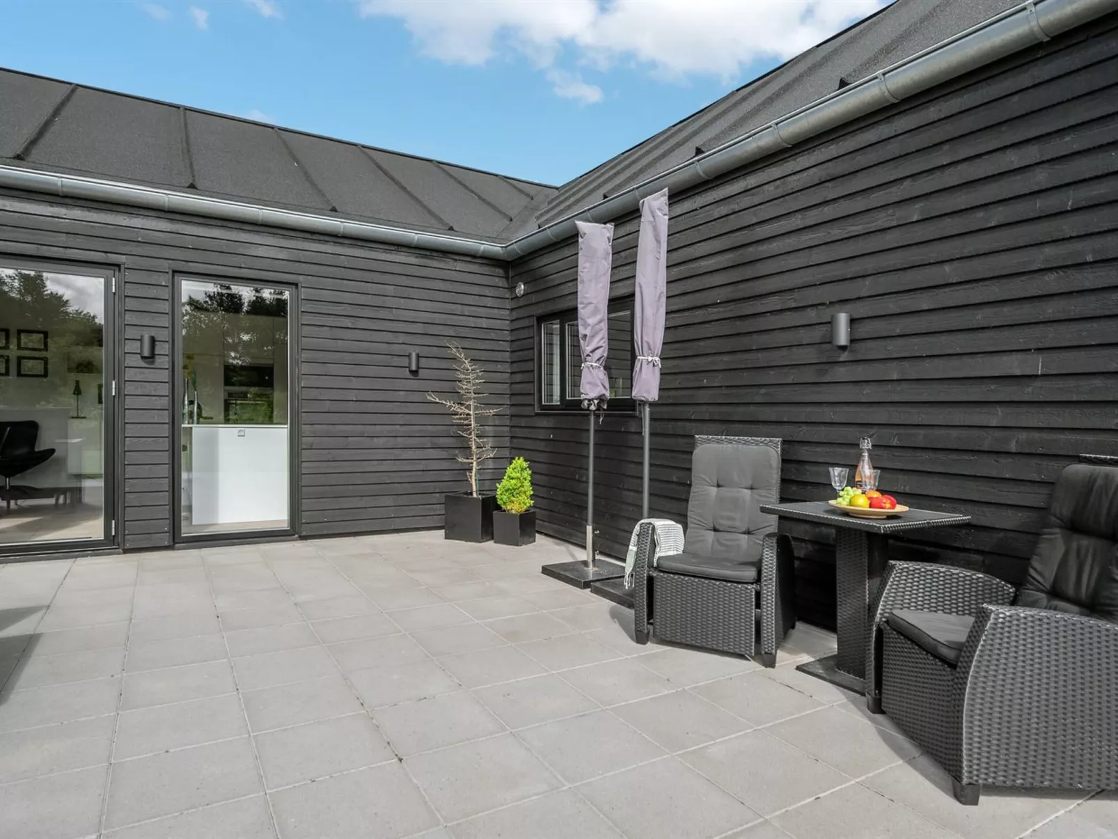 "Henrikke" - 500m to the fjord-Buiten