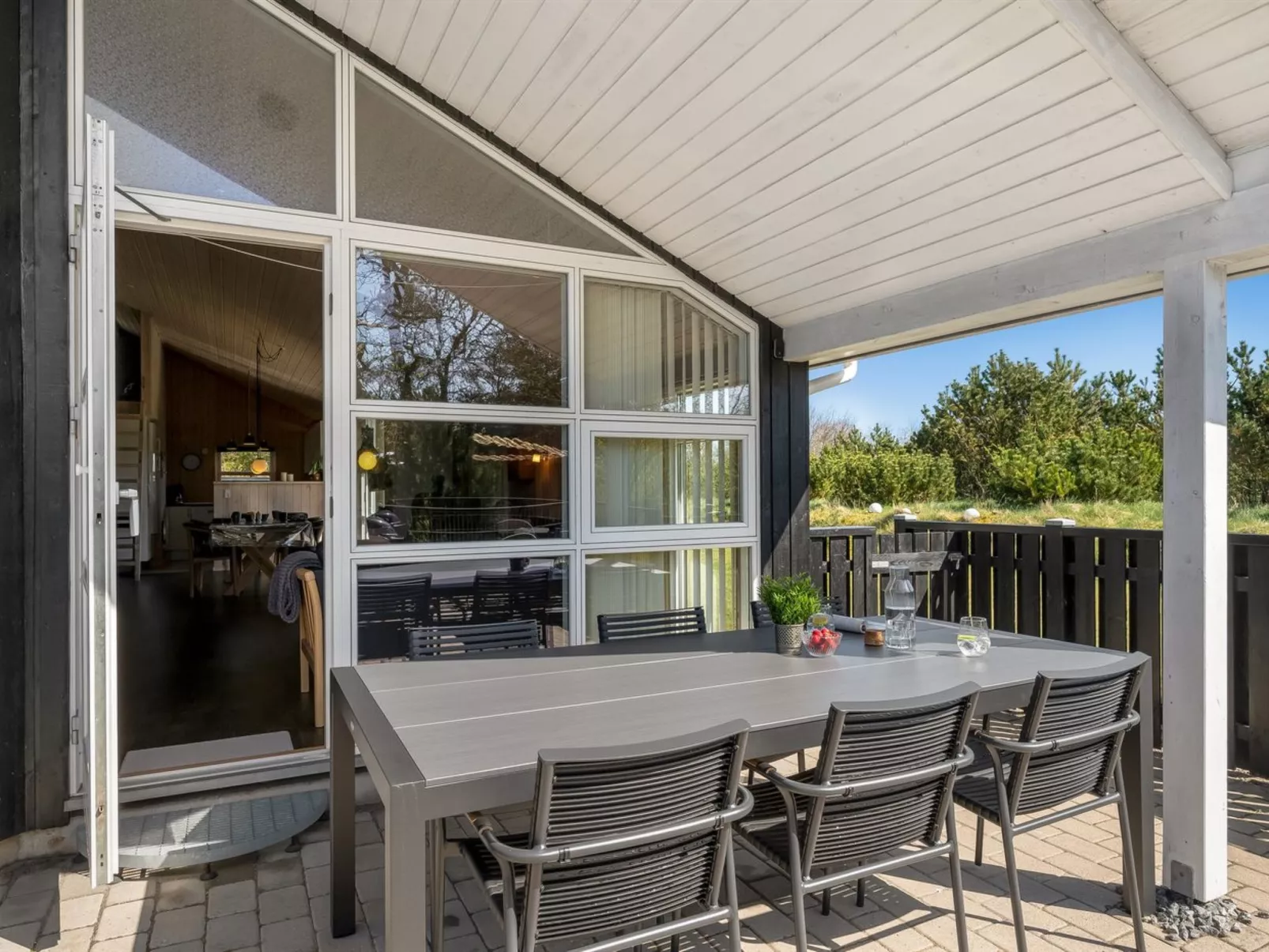 "Rekke" - 300m to the fjord-Buiten