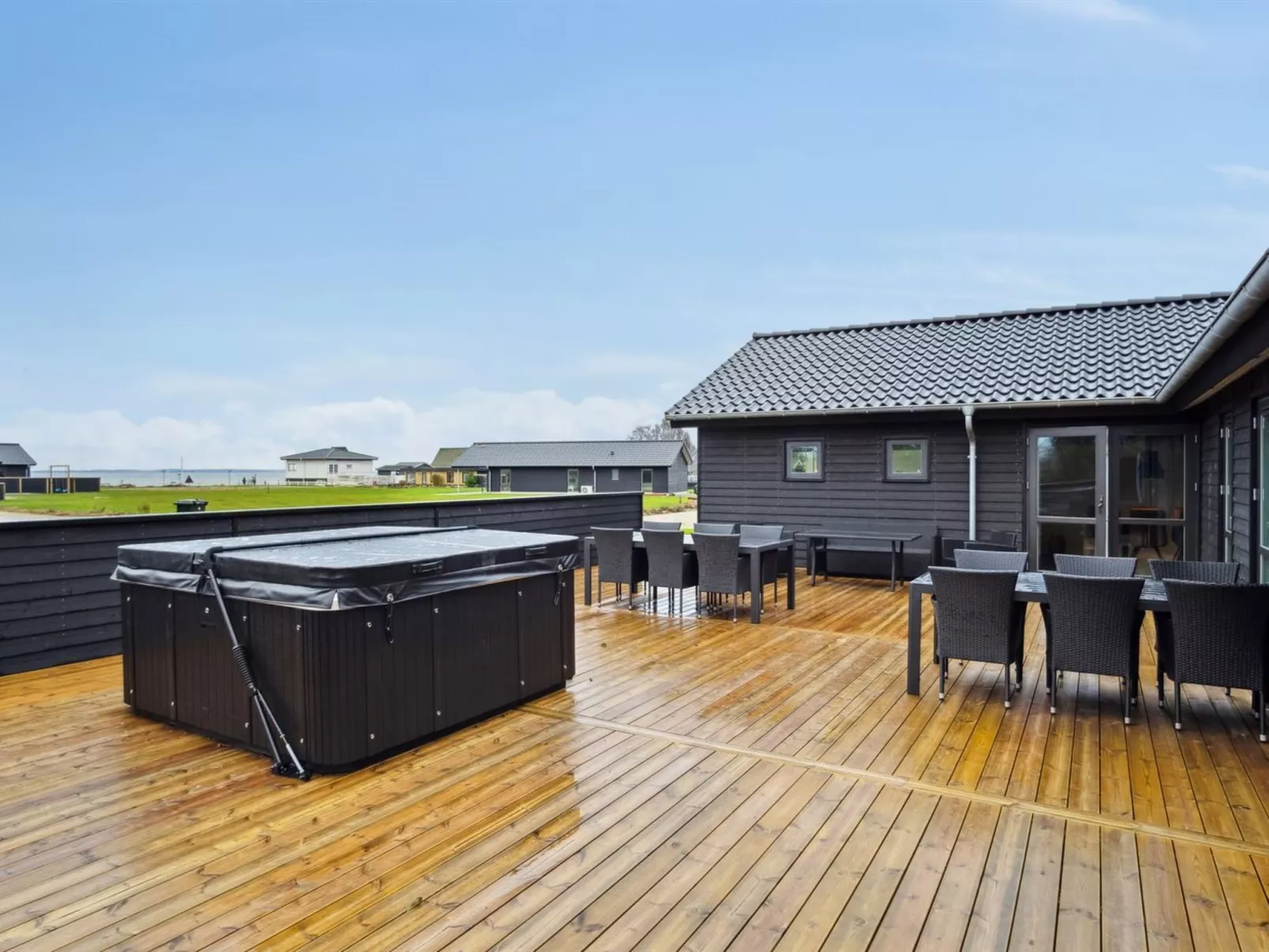 "Clare" - 100m from the sea-Buiten