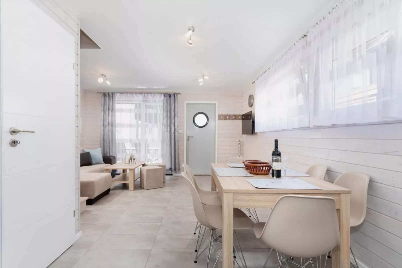 Domki letniskowe sobota-sobota Pobierowo-Eetkamer