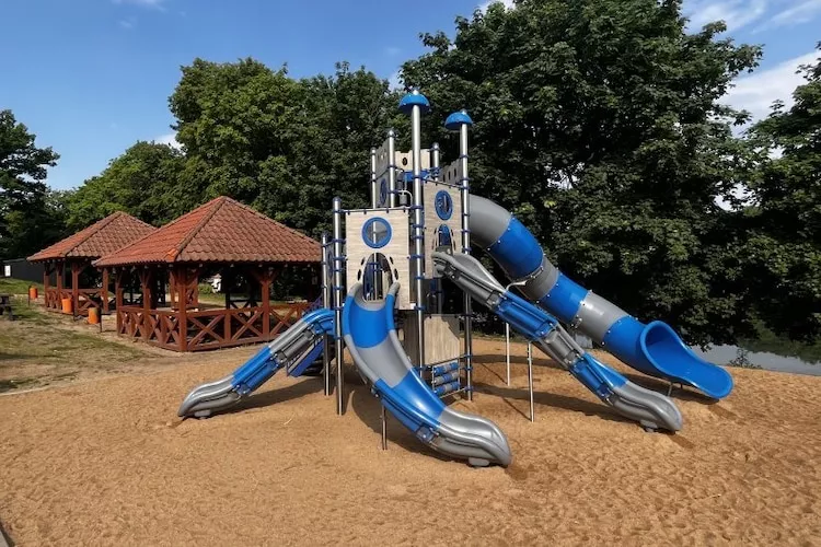 Parterowy domek drewniany w Rynie-Gebieden zomer 1km