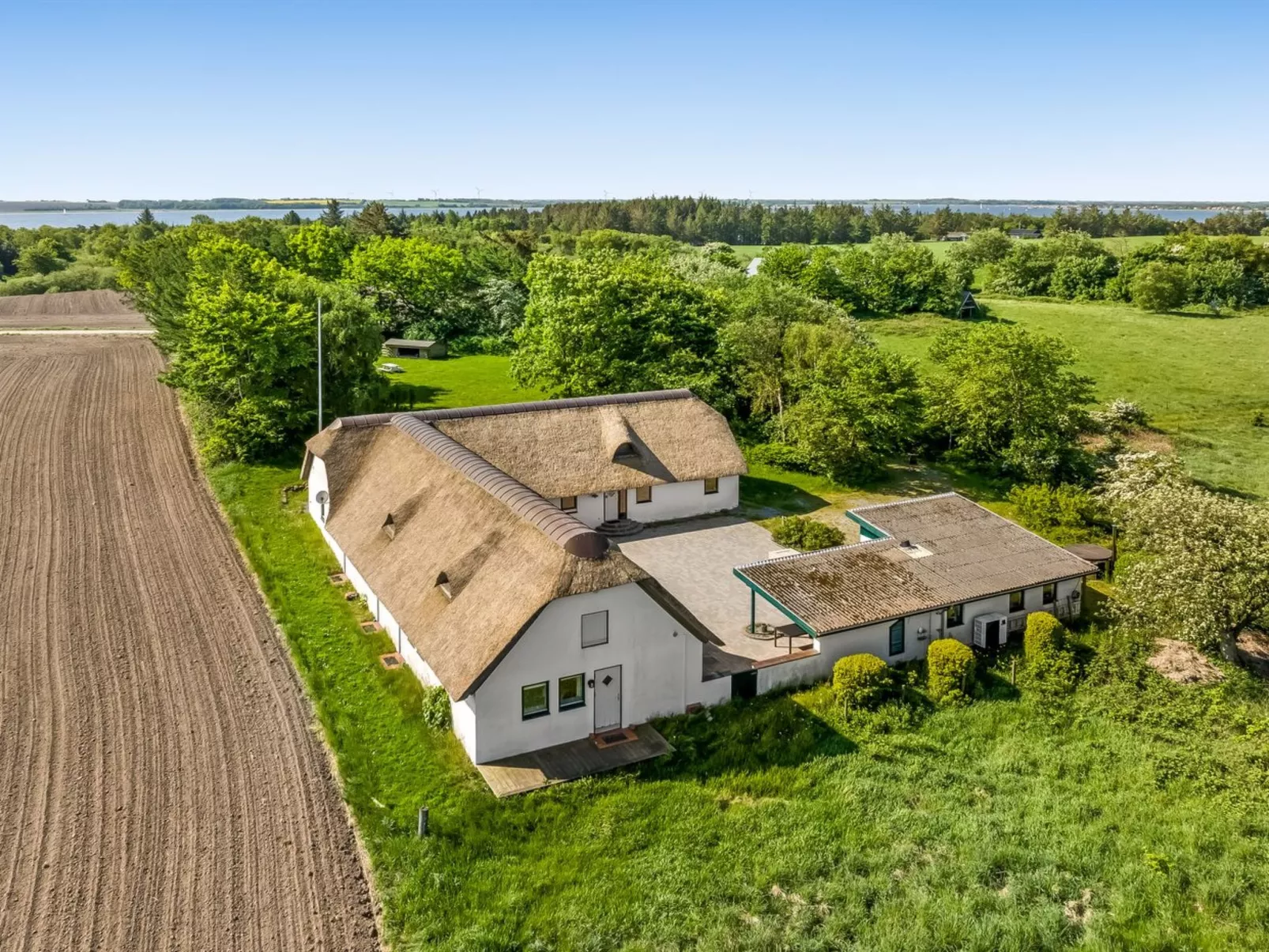 "Annli" - 800m to the fjord-Buiten