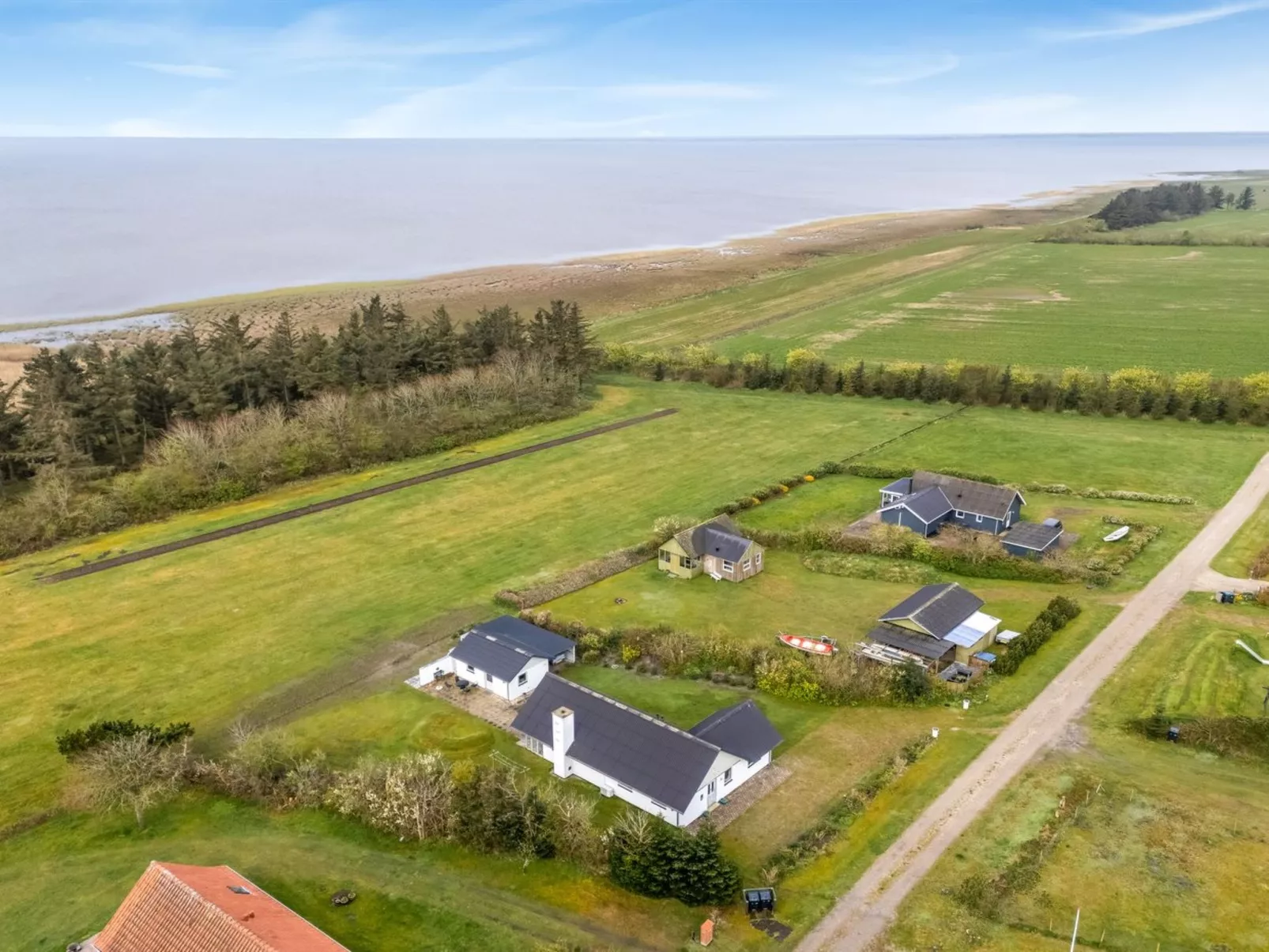 "Moreen" - 200m to the fjord-Buiten