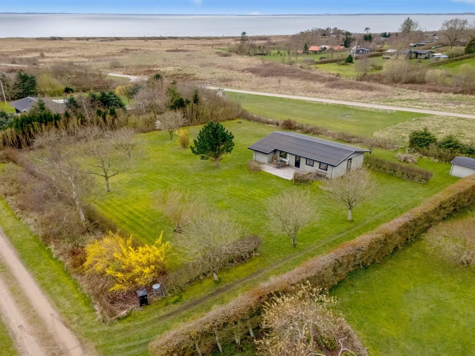 "Jule" - 1.3km to the fjord-Buiten