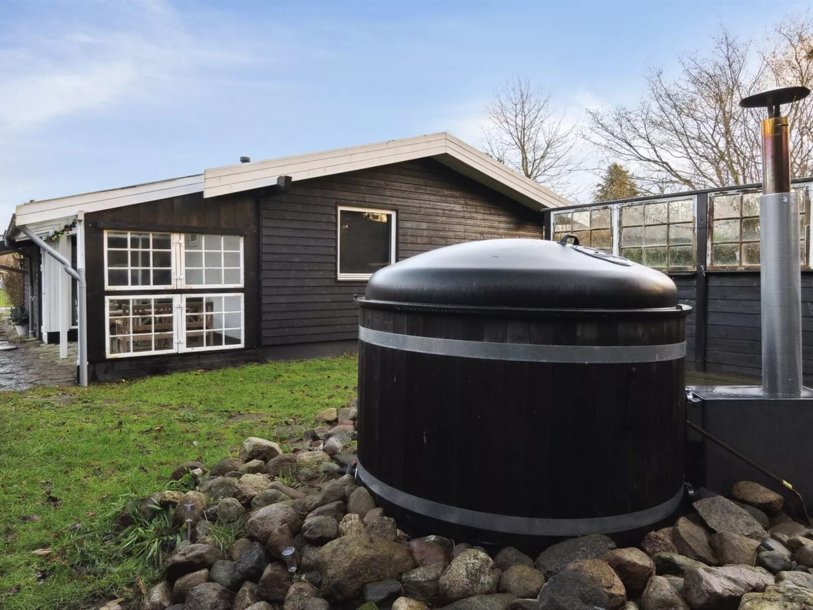 "Hendrina" - 500m from the sea-Binnen