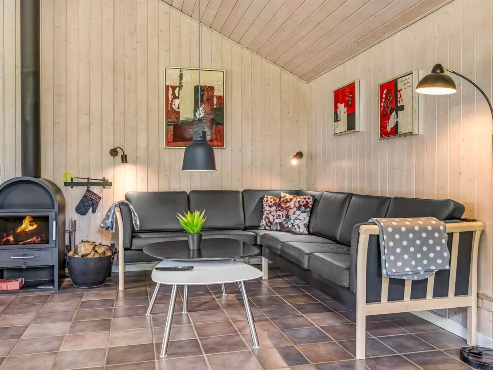 "Jette" - 30km from the sea-Binnen