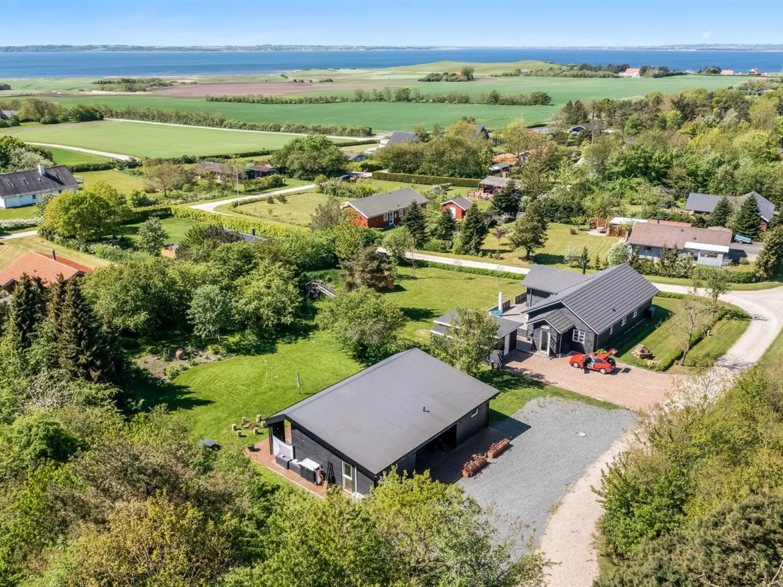 "Melina" - 900m to the fjord-Buiten