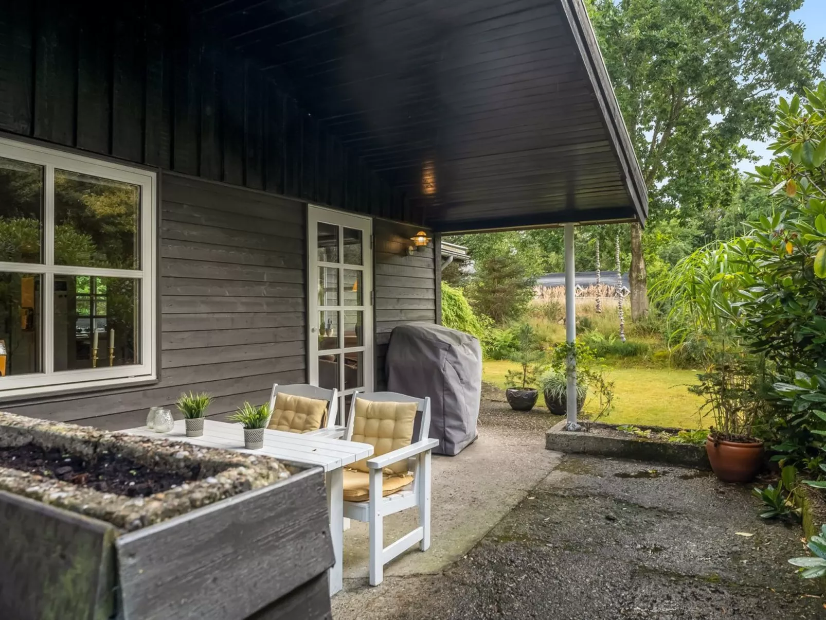 "Ellinore" -  from the sea-Buiten