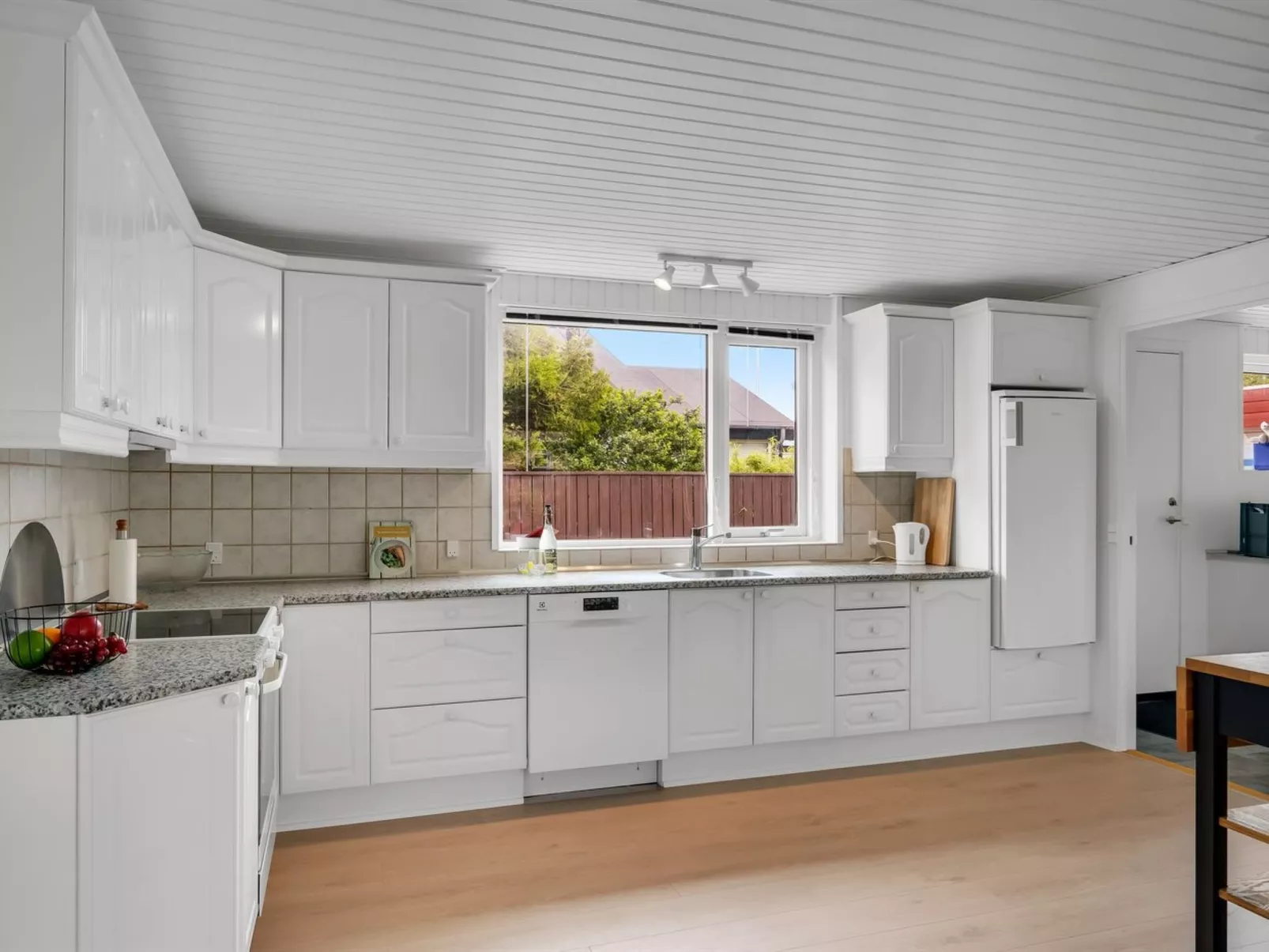 "Elika" - 1.5km from the sea-Binnen