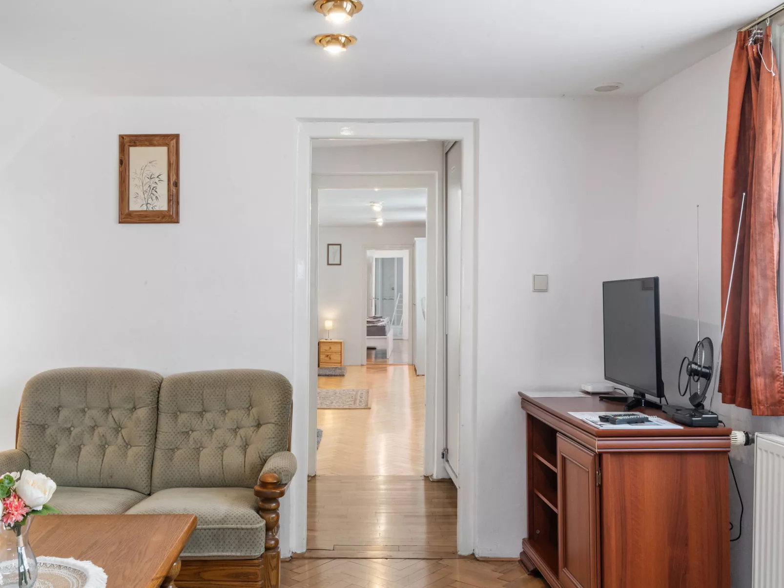 Old Town home-Binnen