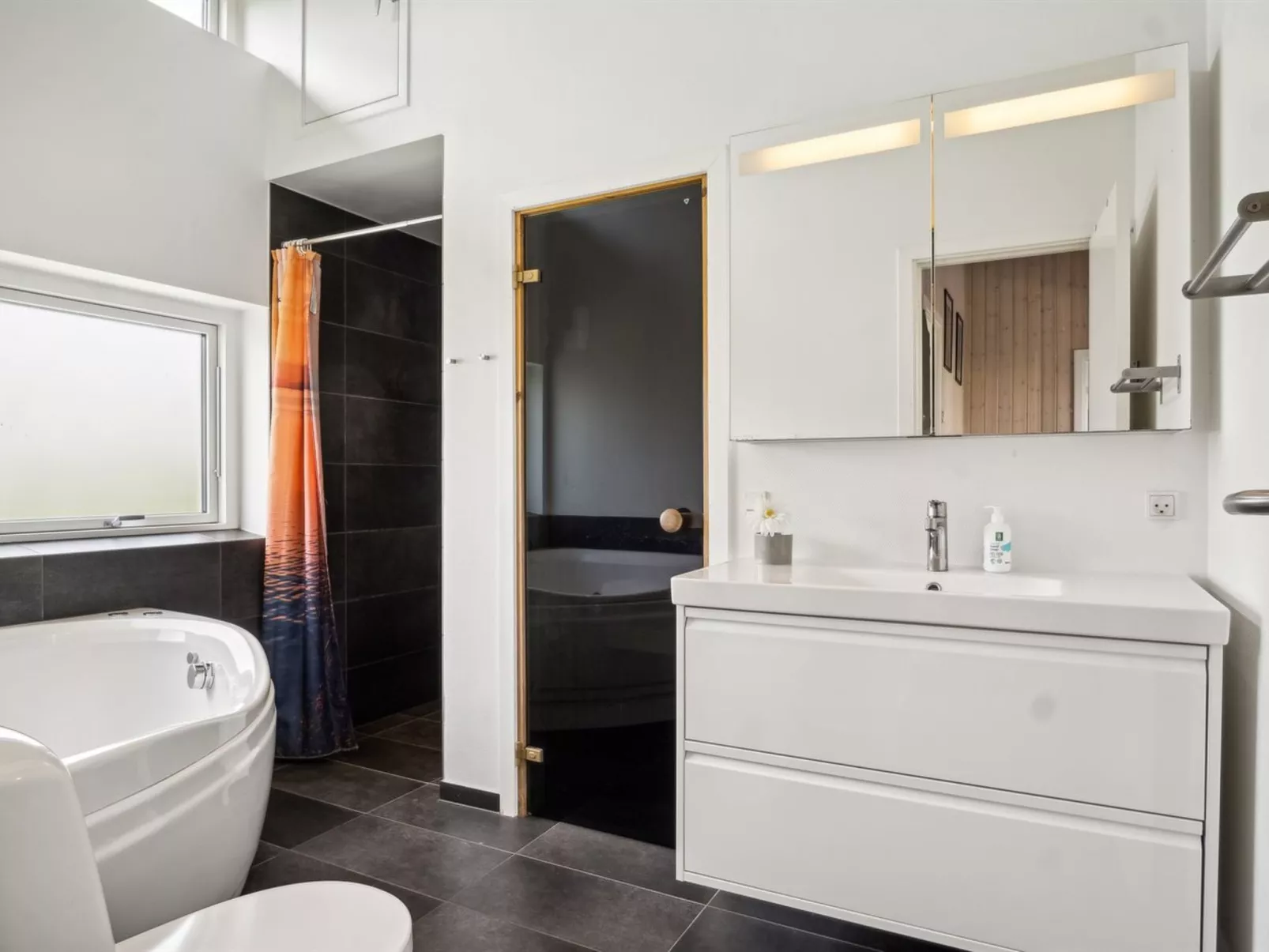 "Gloria" - 500m from the sea-Binnen