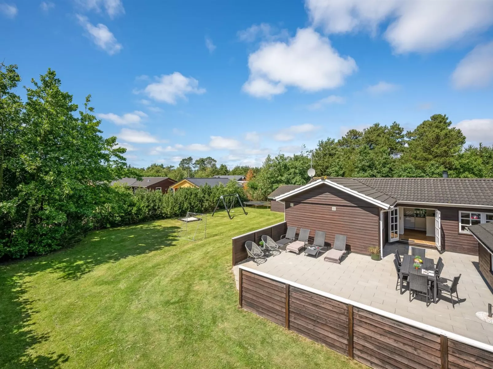 "Holga" - 400m from the sea-Buiten