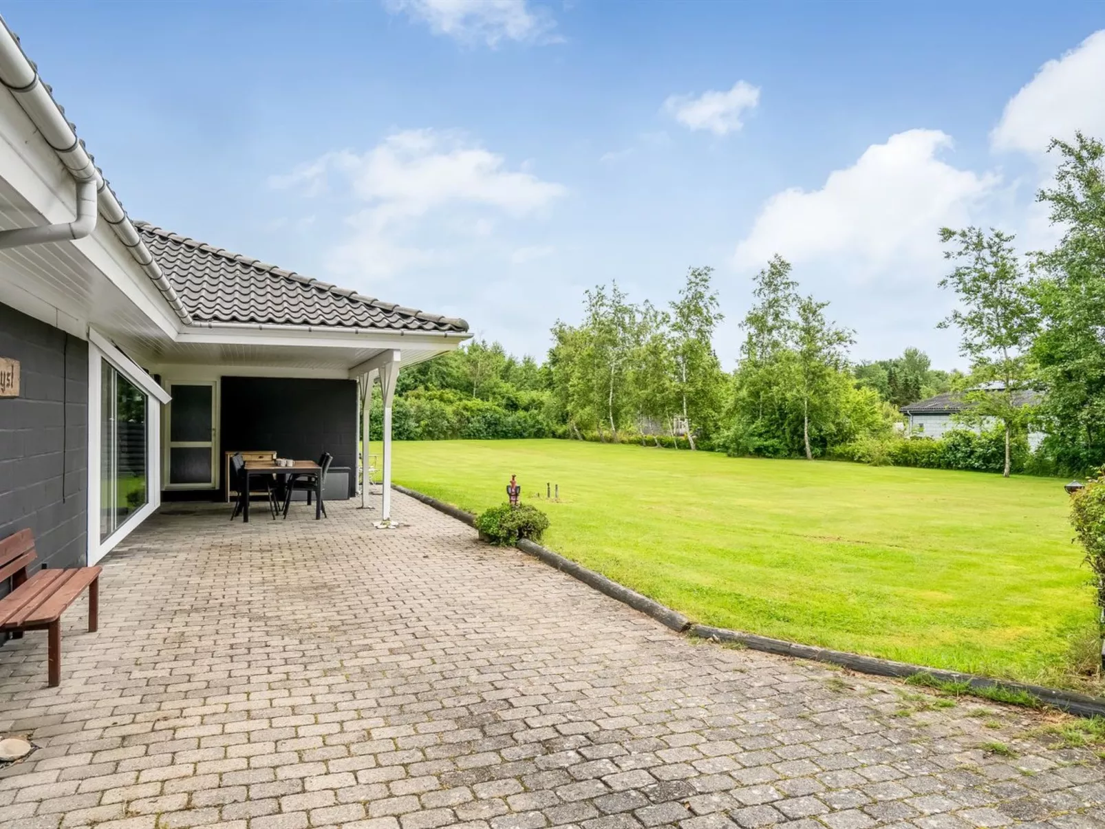 "Lyra" - 500m to the fjord-Buiten