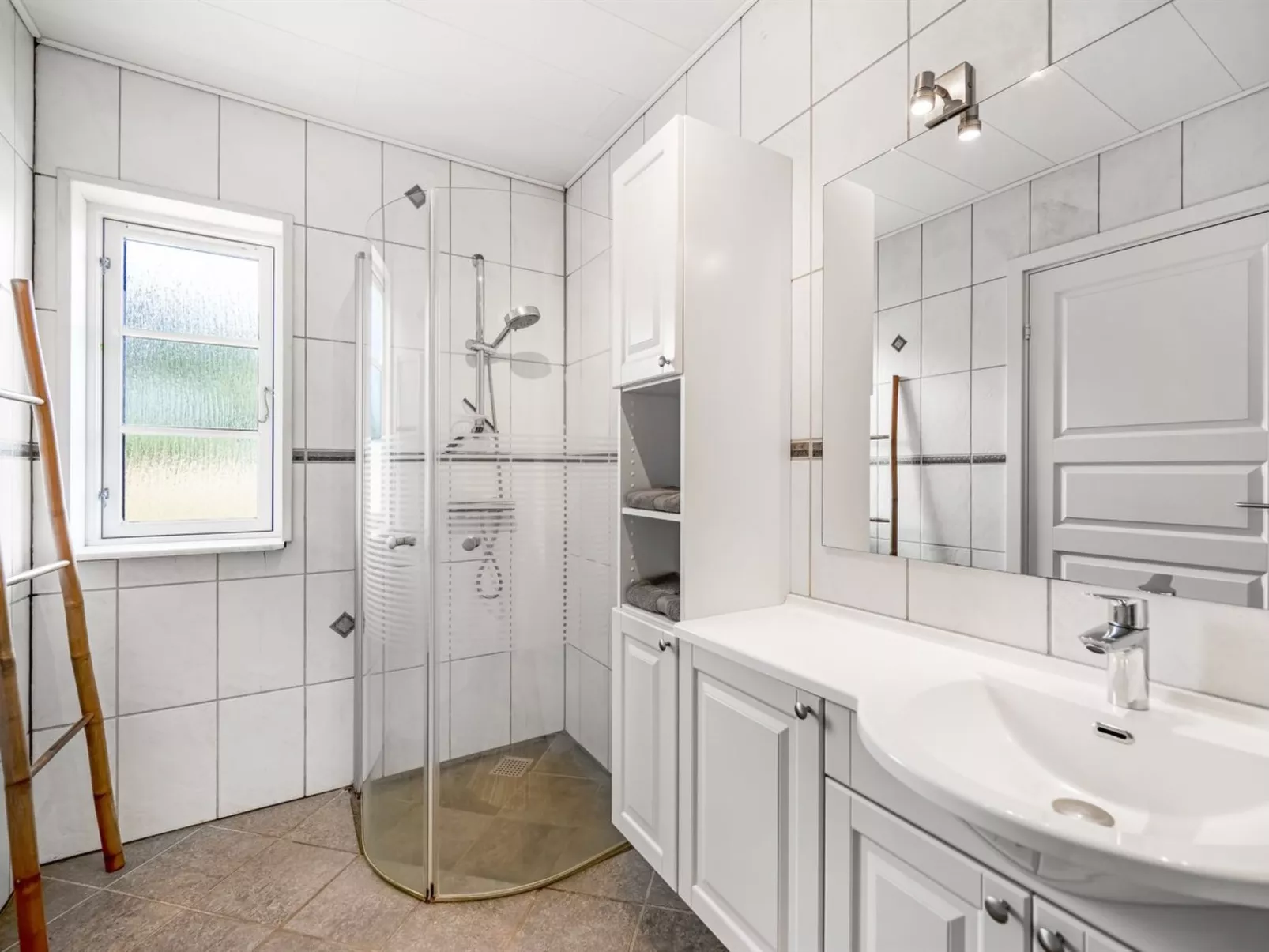 "Evamaria" - 10m from the sea-Binnen