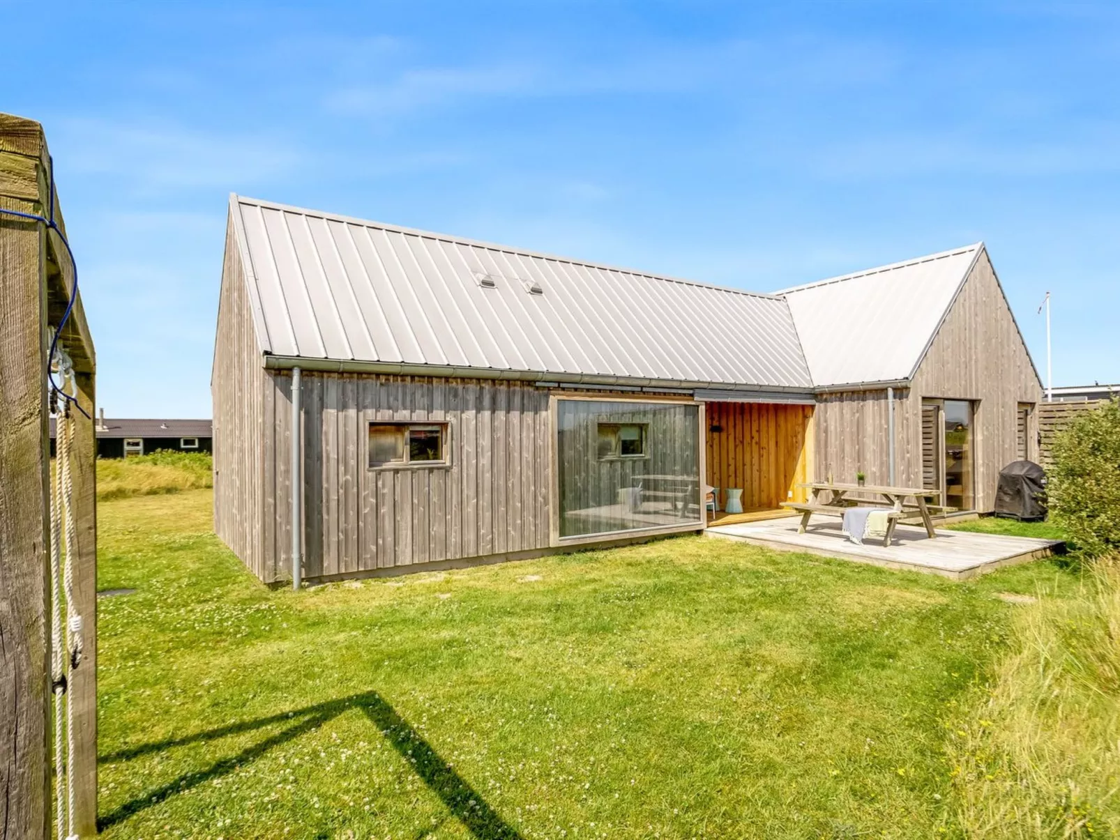 "Onni" - 250m from the sea-Buiten