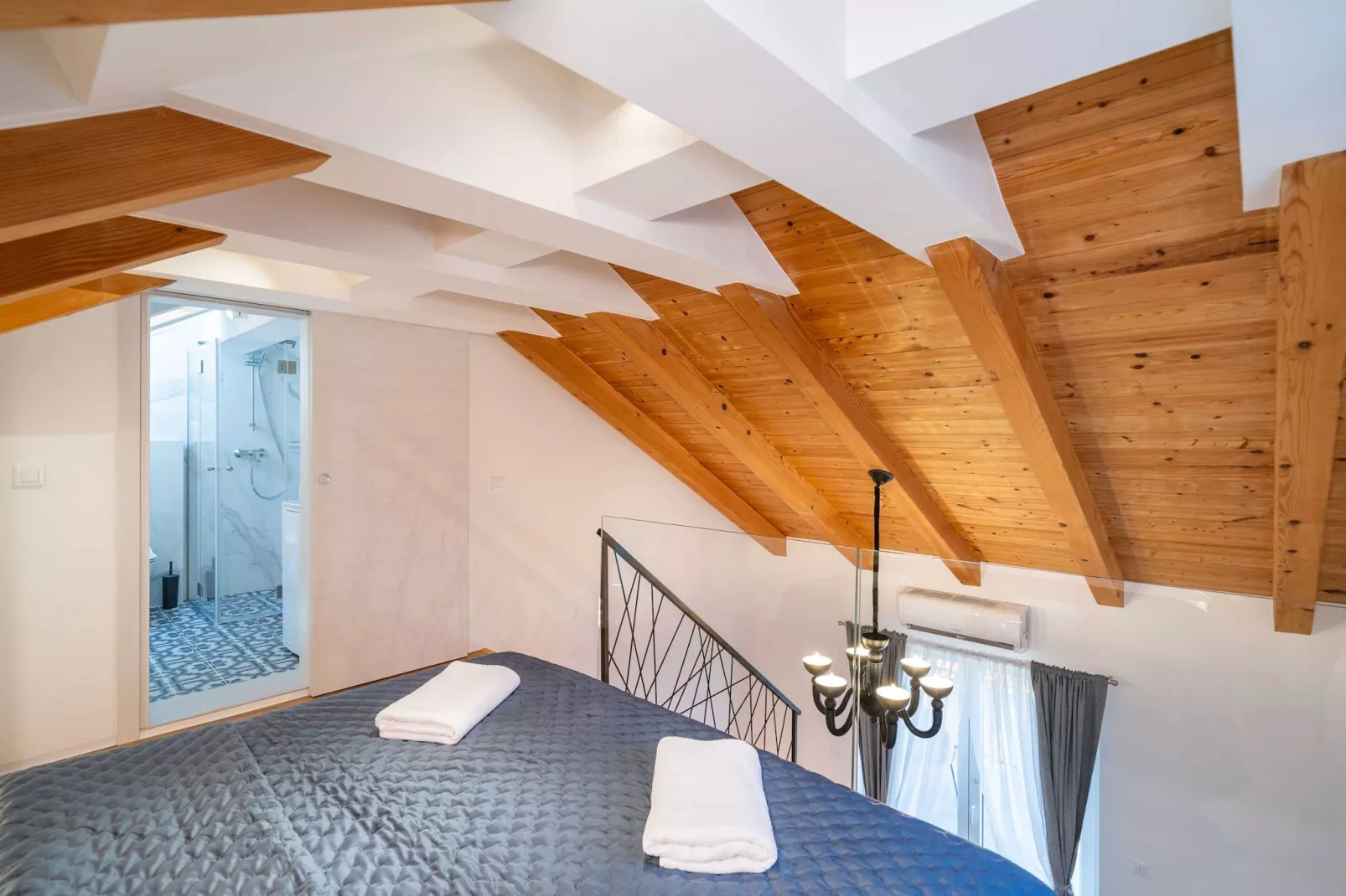 Apartments Villa Aura - Duplex studio with Balcony and shared swimming pool-Slaapkamer