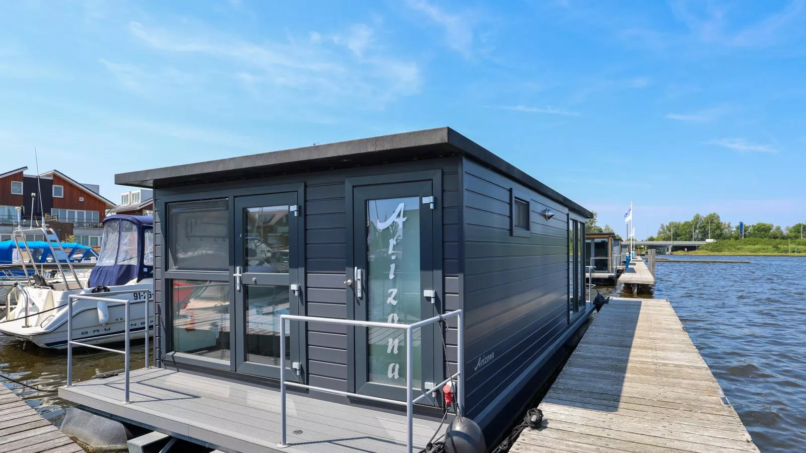 Tiny houseboat Parel I - airco-Buitenkant zomer