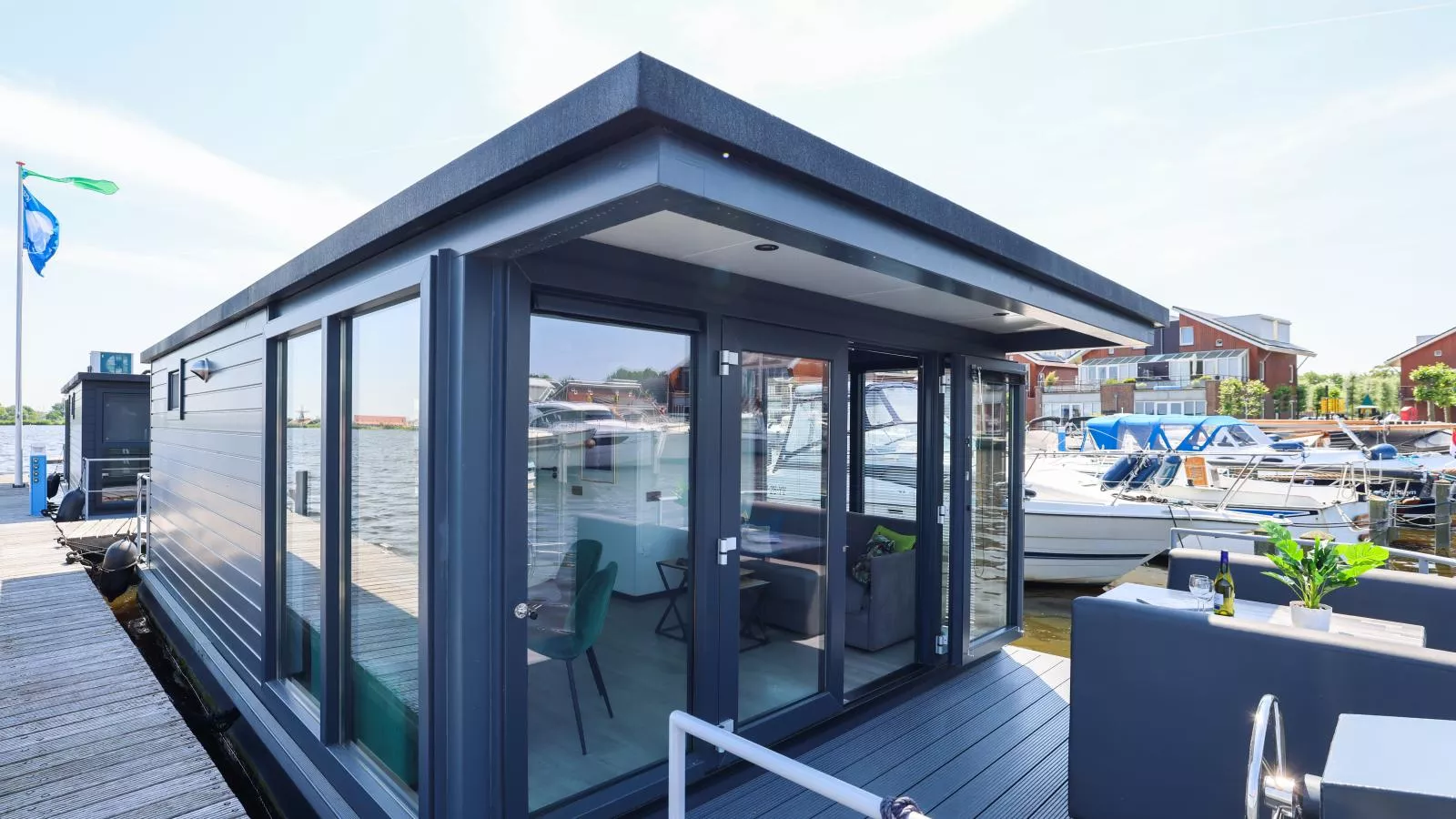 Tiny houseboat Parel I - airco-Buitenkant zomer