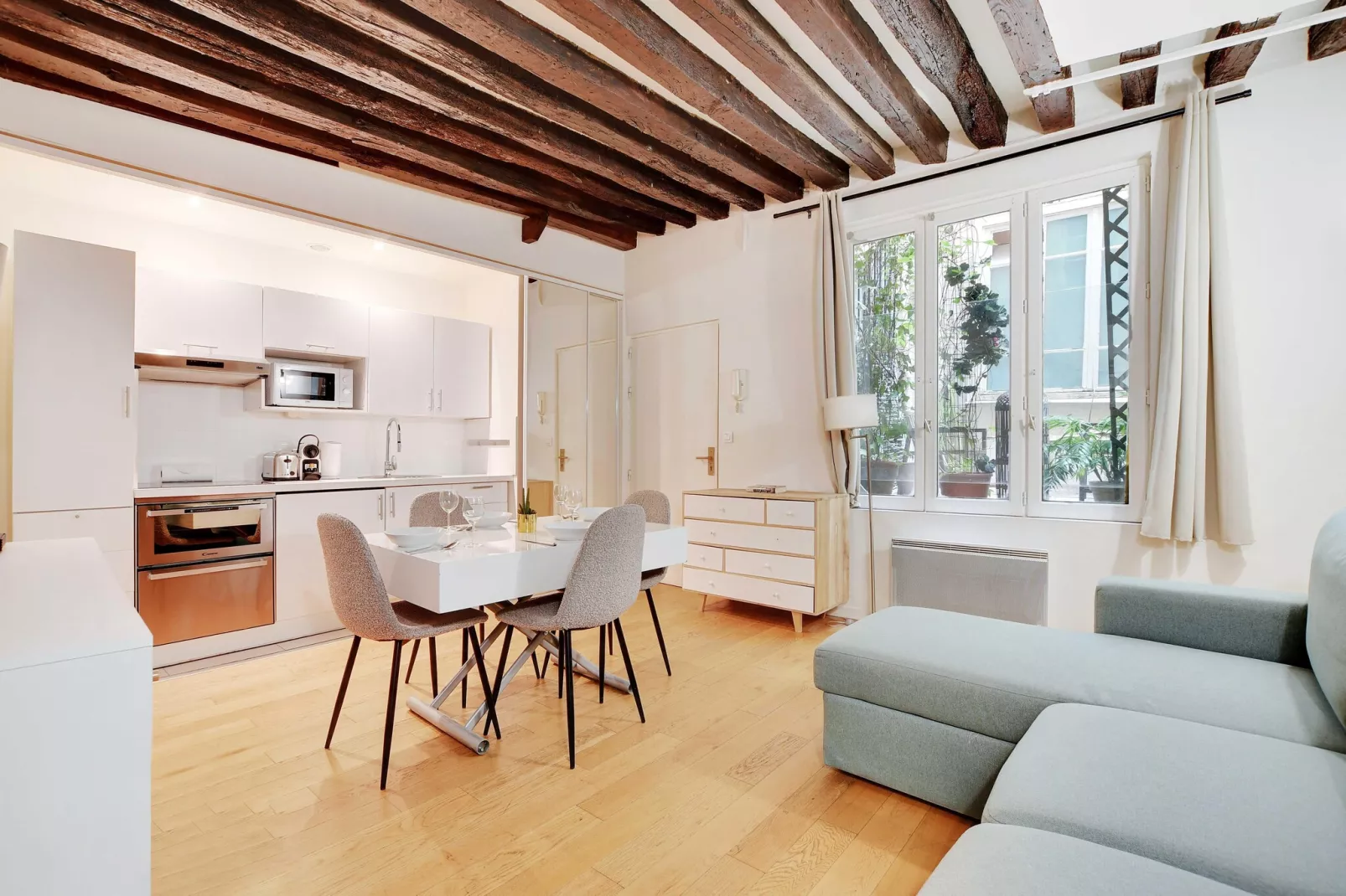 RP-28-TRUANDERIE-Woonkamer