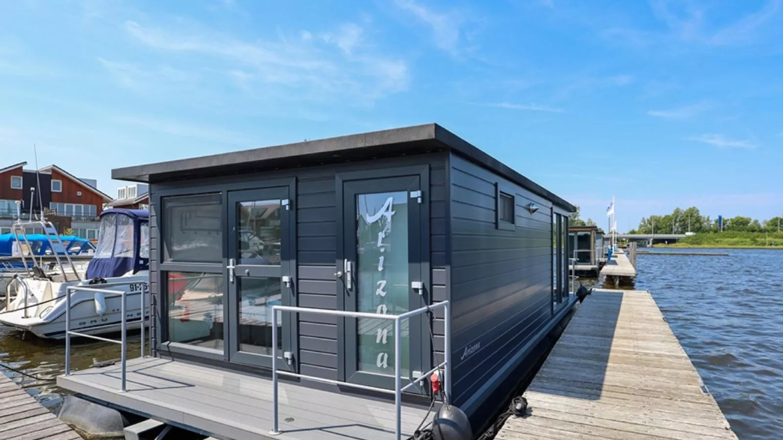 Tiny houseboat Parel II - airco-Buitenkant zomer