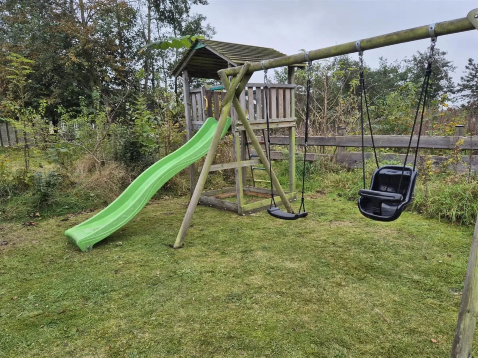 "Nauka" - 400m to the fjord-Buiten