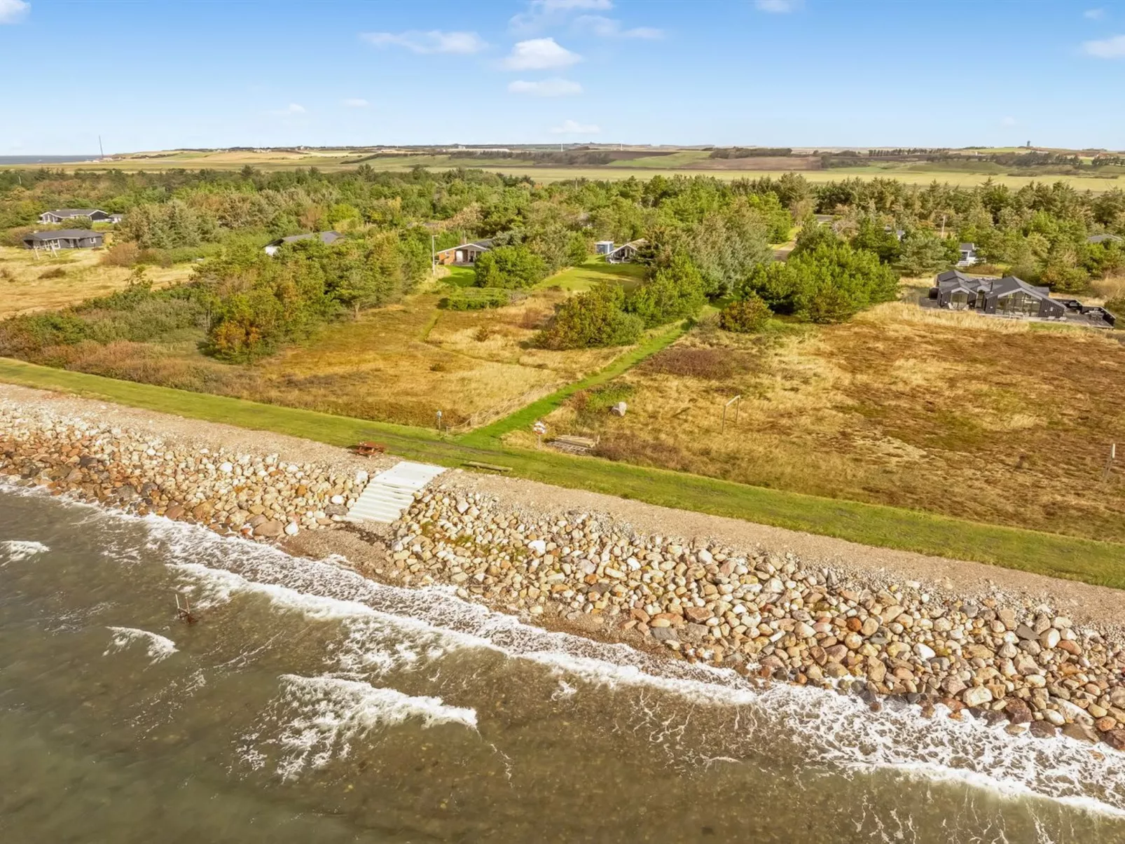 "Skrollan" - 200m to the fjord-Buiten