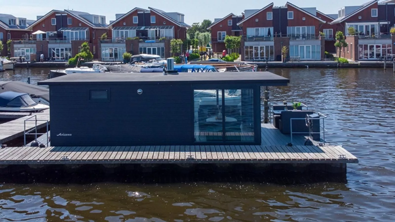 Tiny houseboat Parel II - airco-Buitenkant zomer