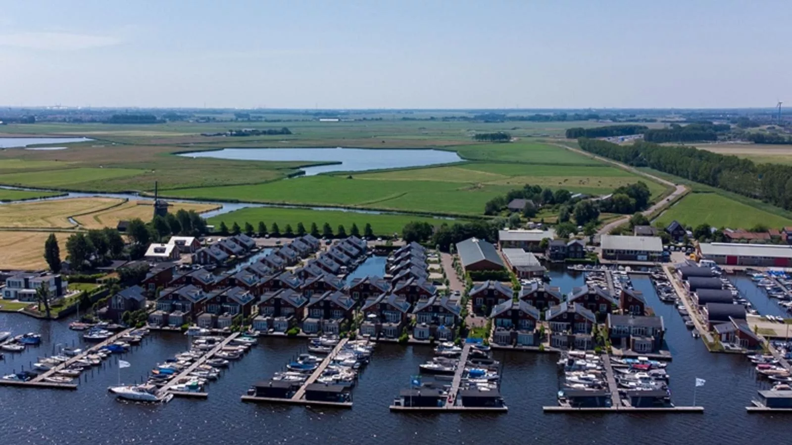 Tiny houseboat Parel II - airco-Gebieden zomer 1km