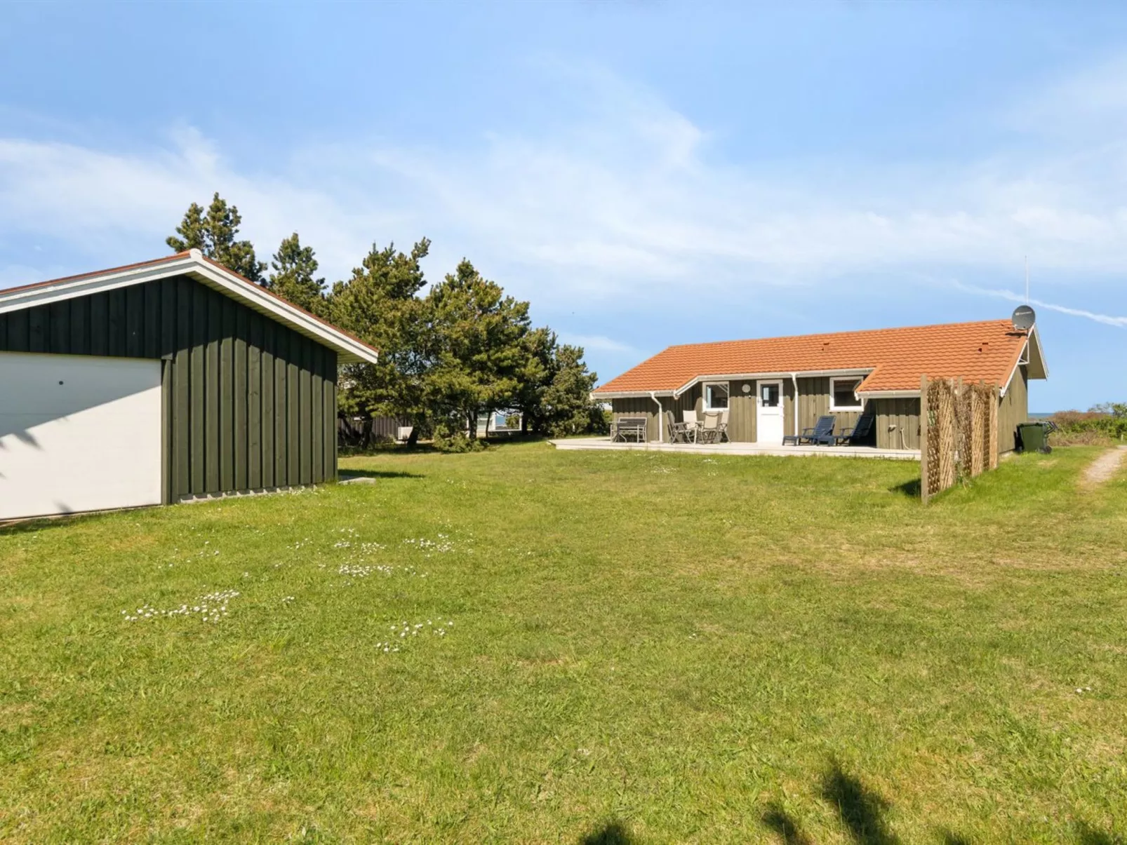 "Suometar" - 90m from the sea-Buiten