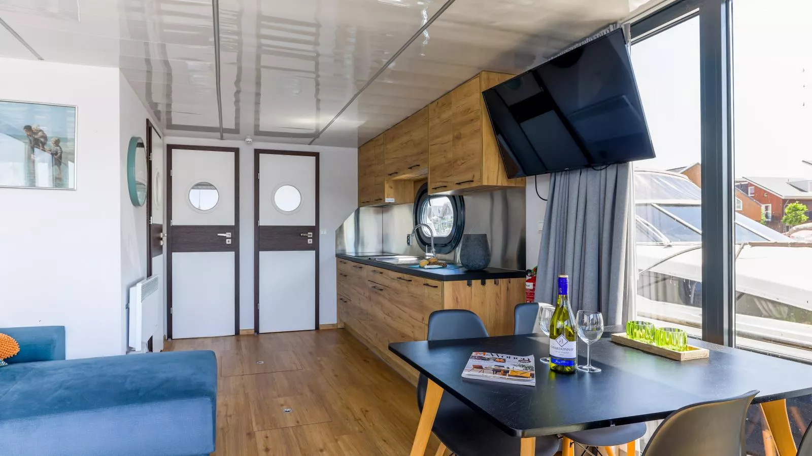 Tiny Houseboat De Woudaap - I-Woonkamer