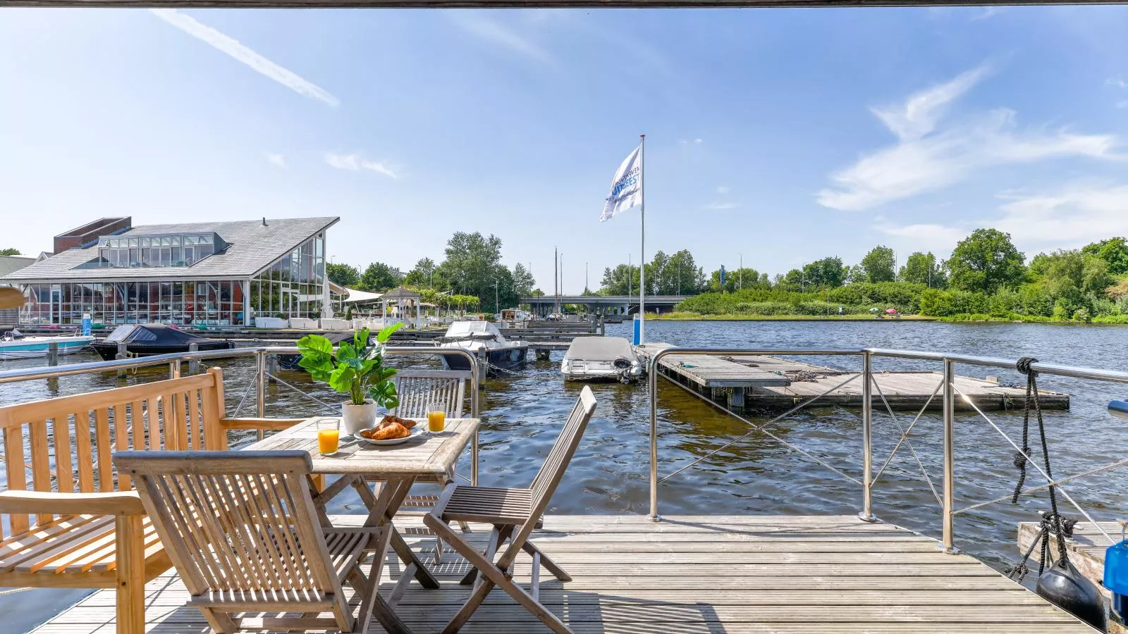 Tiny Houseboat De Woudaap - I-Terrasbalkon