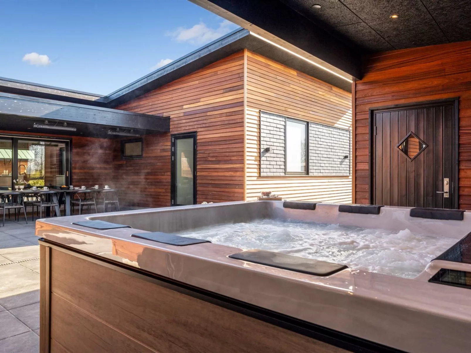 "Ilze" -  from the sea-Binnen