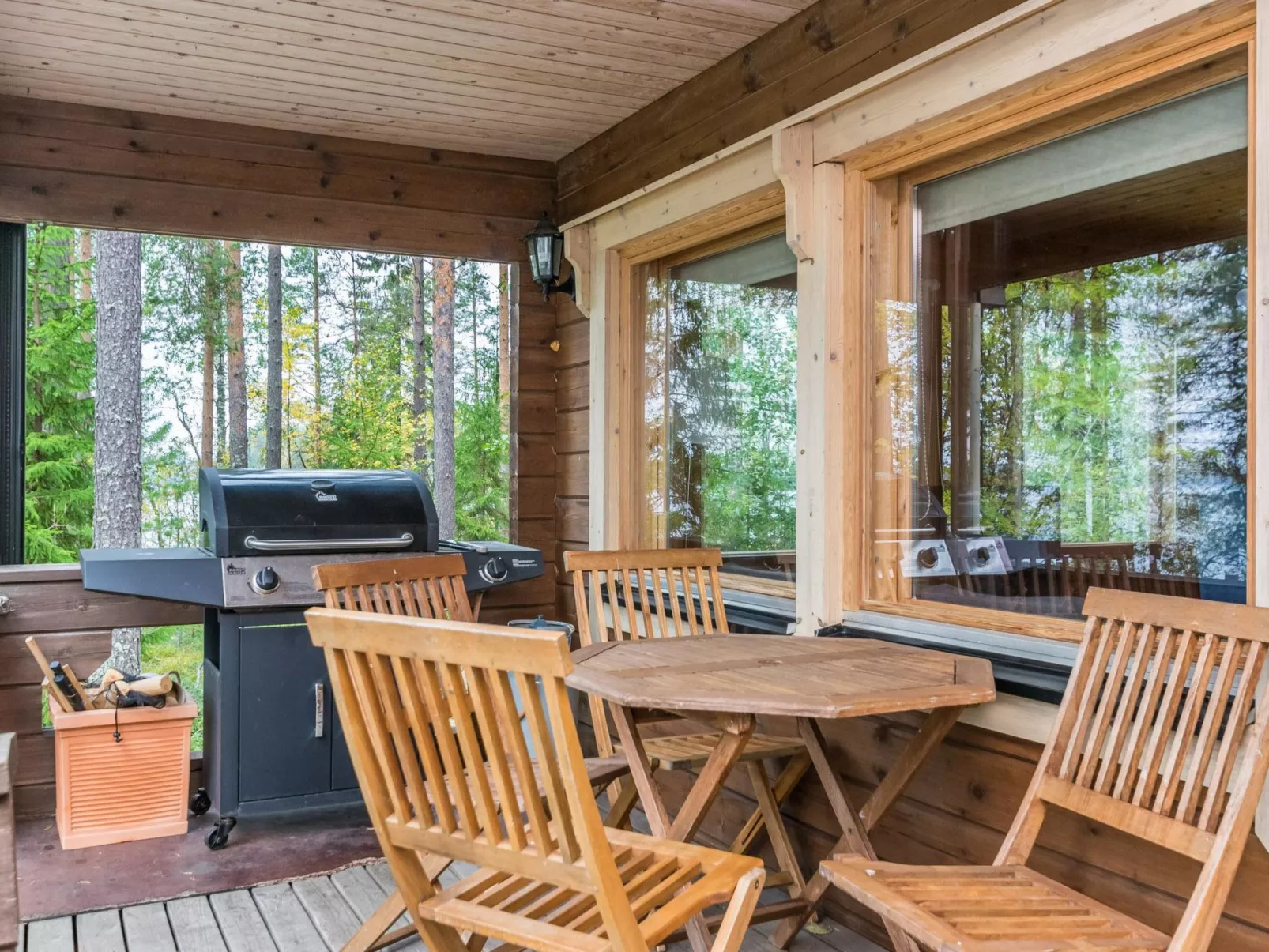 Metsola / huilinpaikka-Binnen