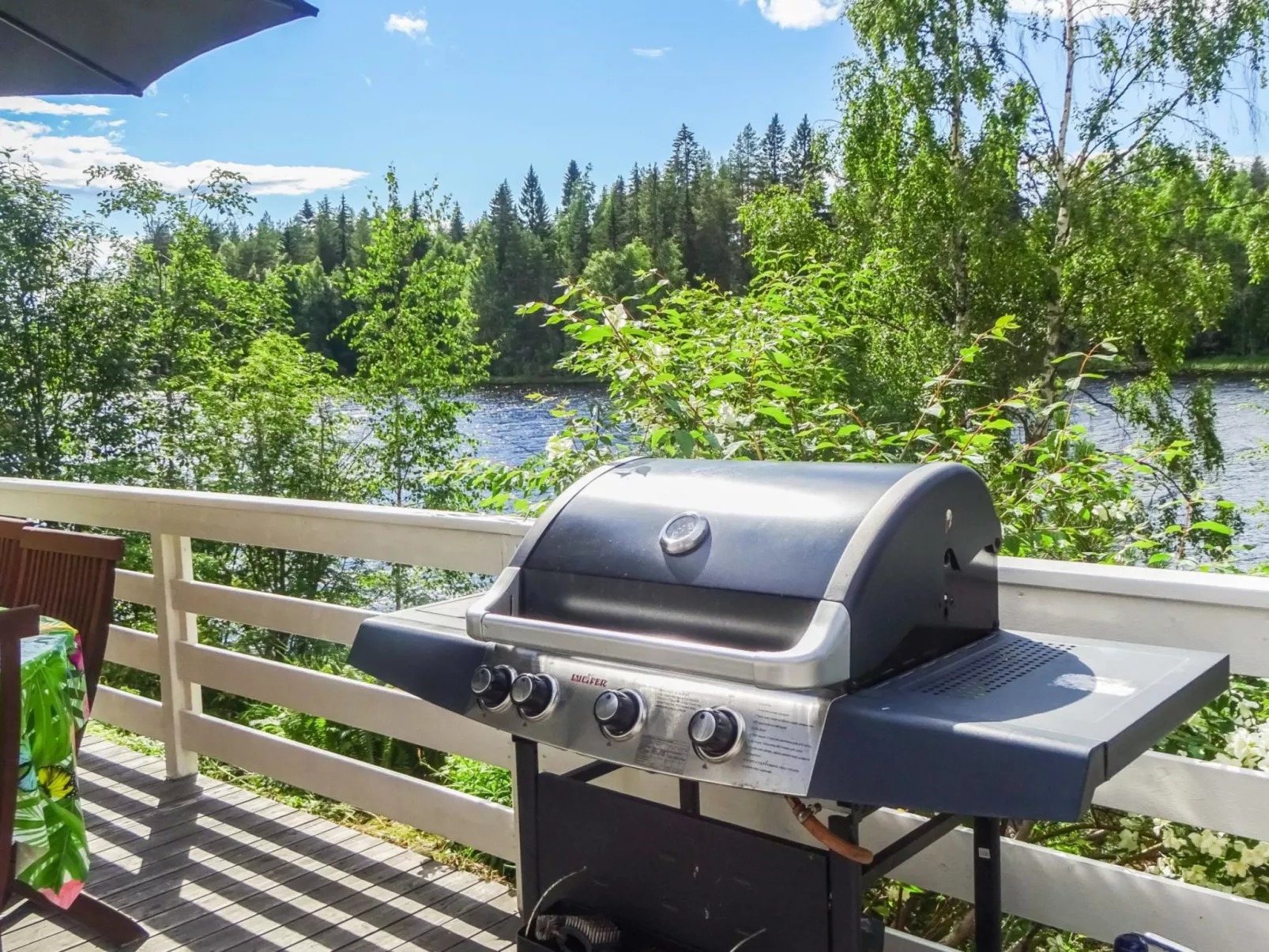 Käpälysmökki-Binnen