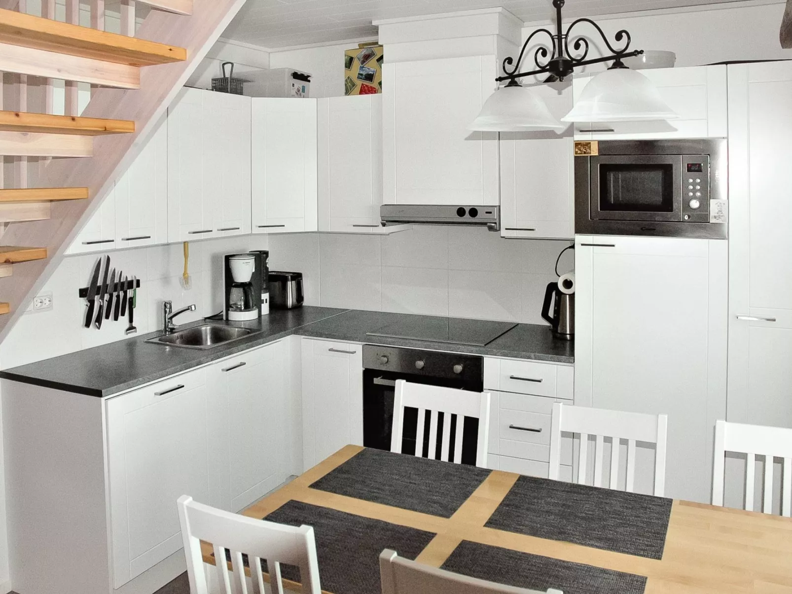 Maahisenrinne 3 e 19-Binnen