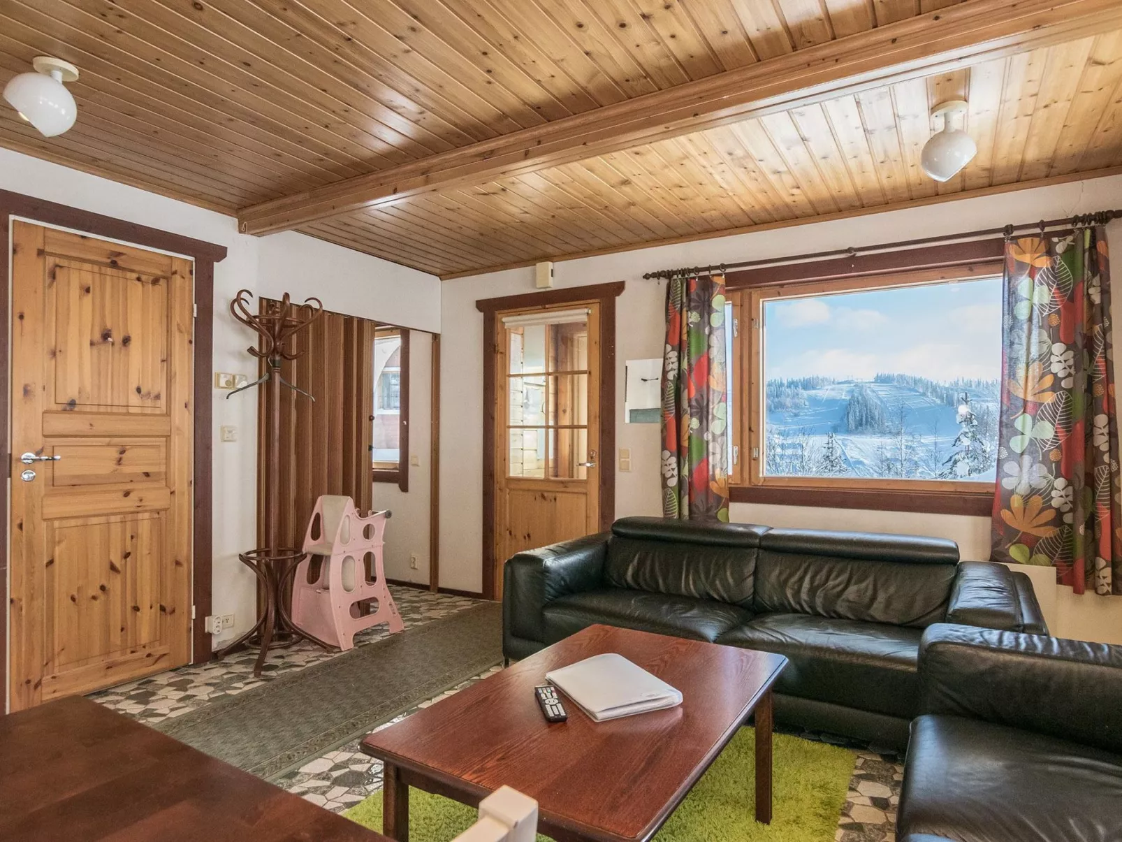 Alppikylä 3b paritalo-Binnen