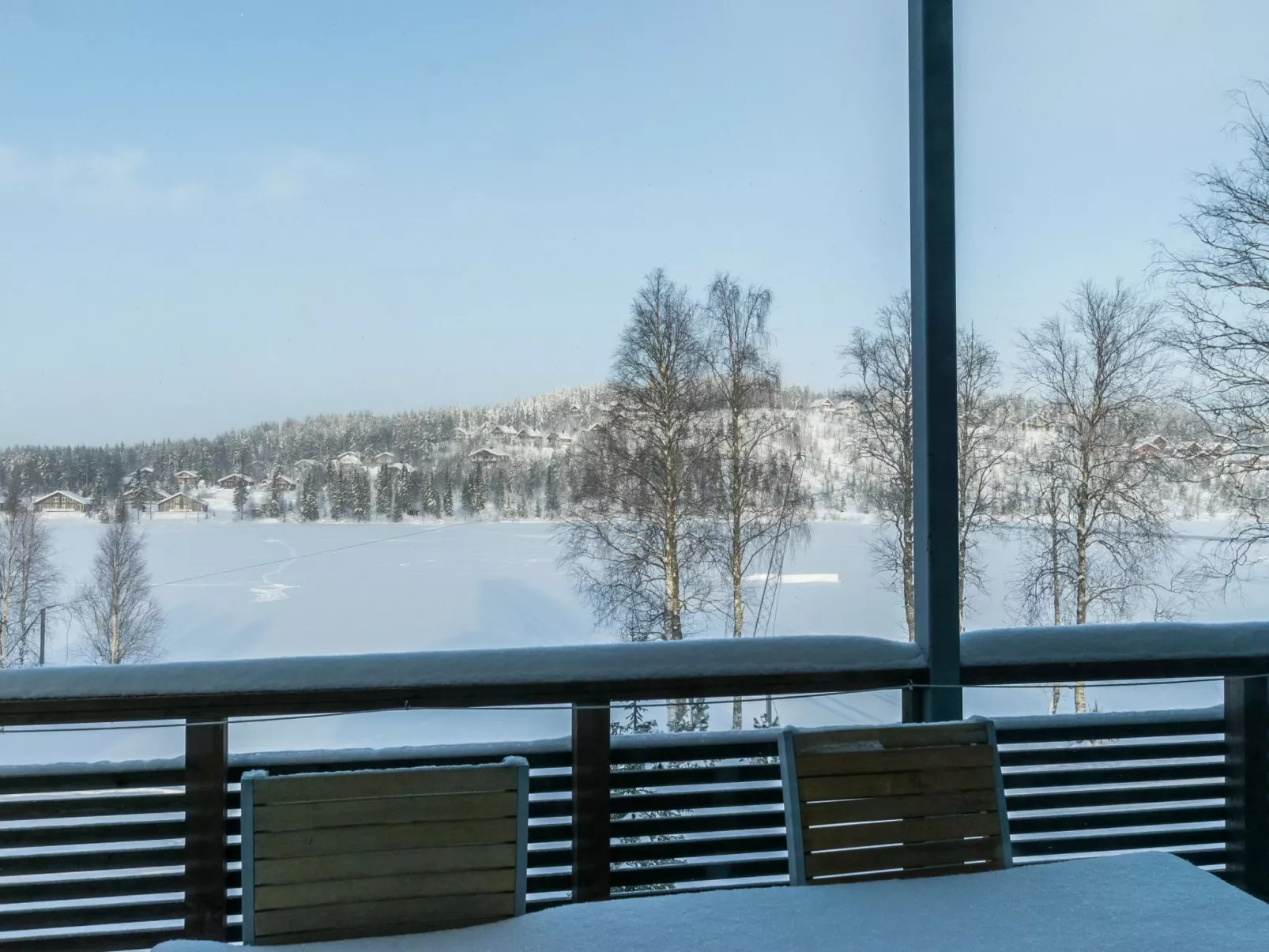 Hallan karhu b, paritalo-Binnen