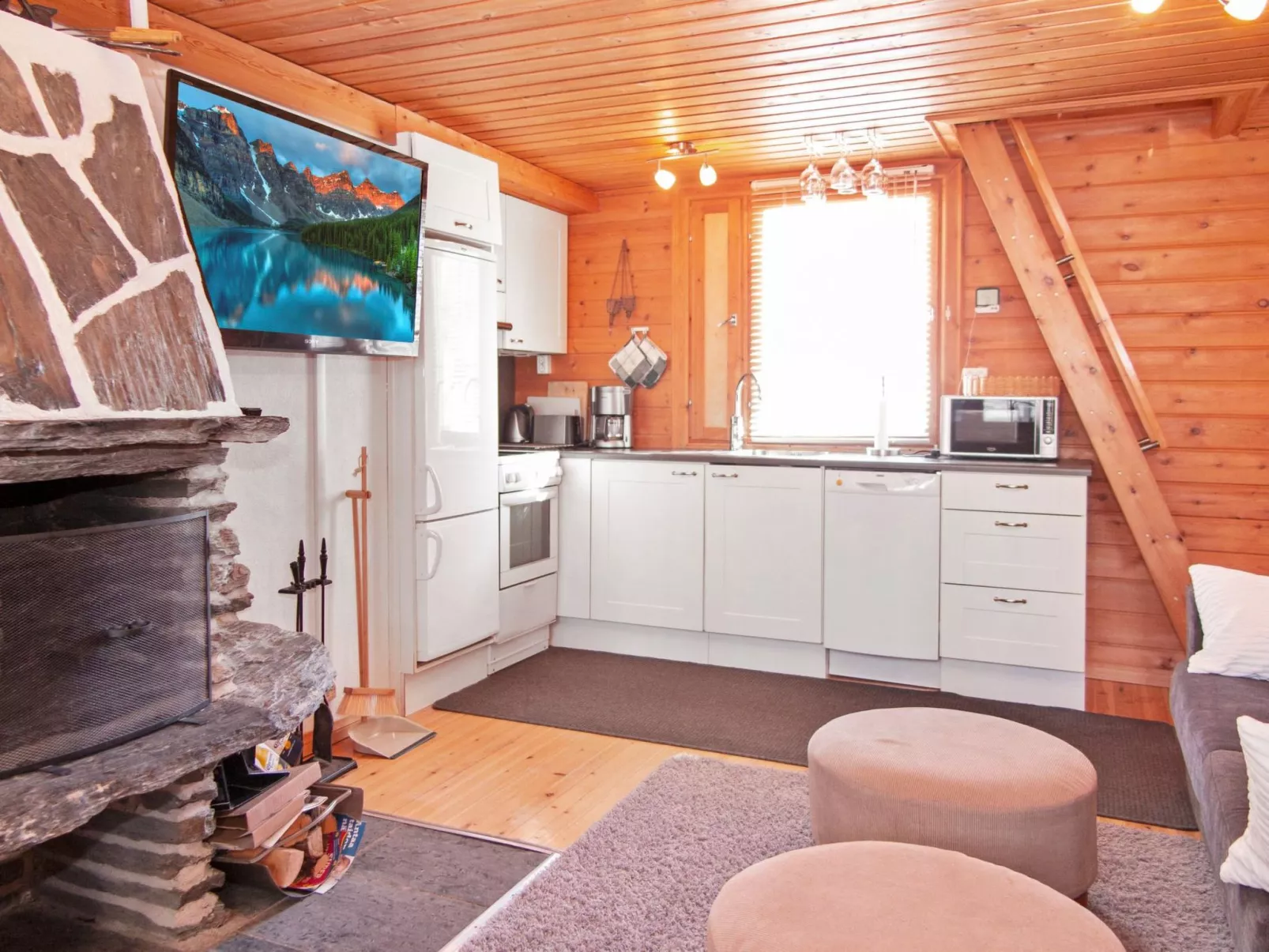 Lomasyväri 810-Binnen