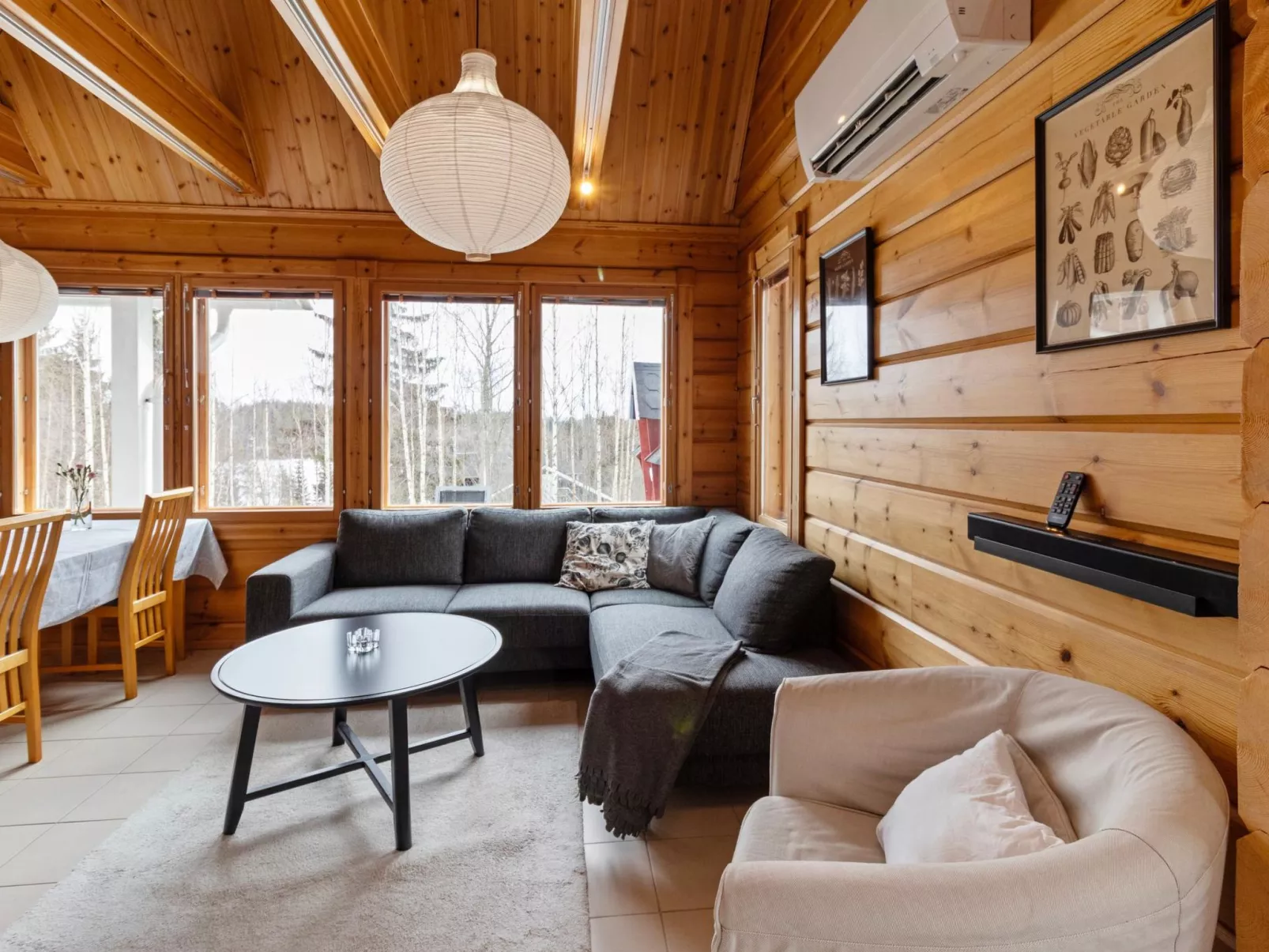 Tintin mökki-Binnen