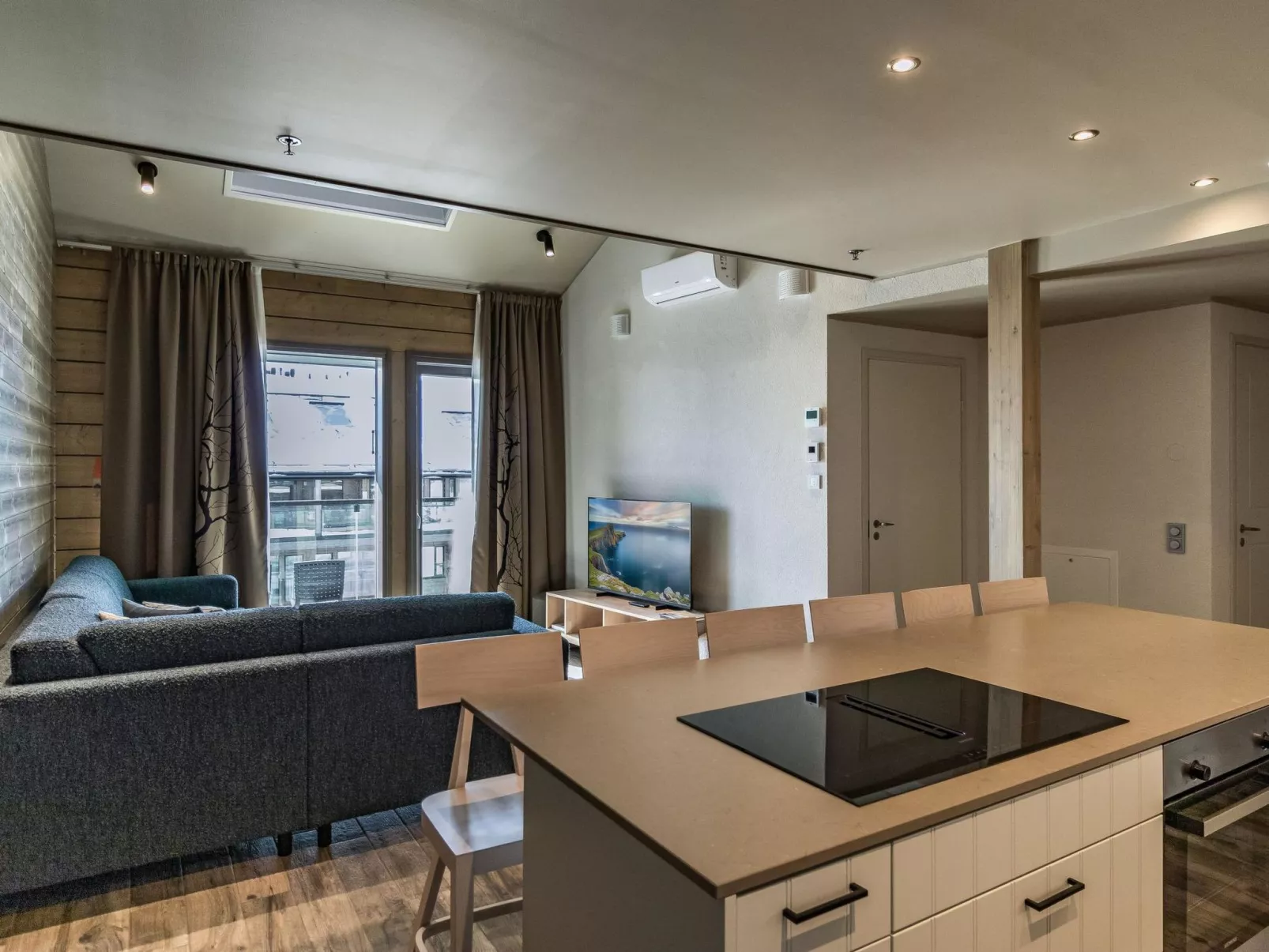 Uniikki 75, c402-Binnen