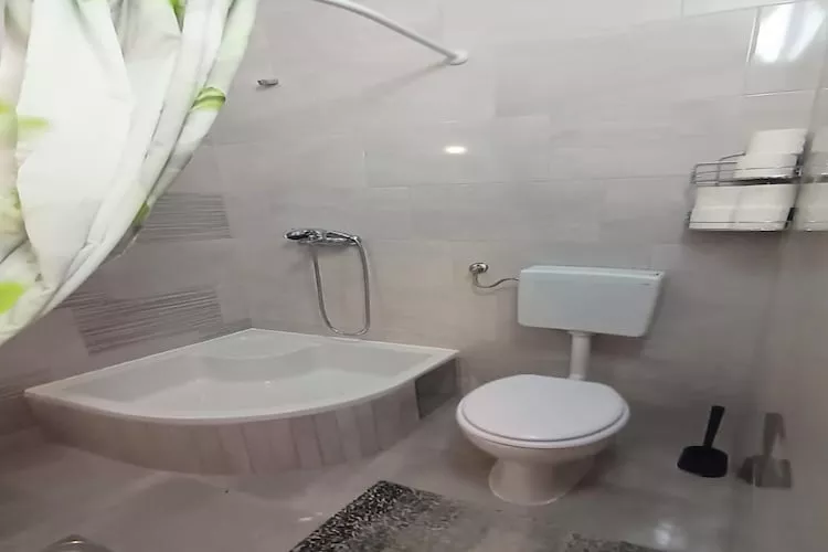 Apartments Jezerane - Studio Apartment-Badkamer