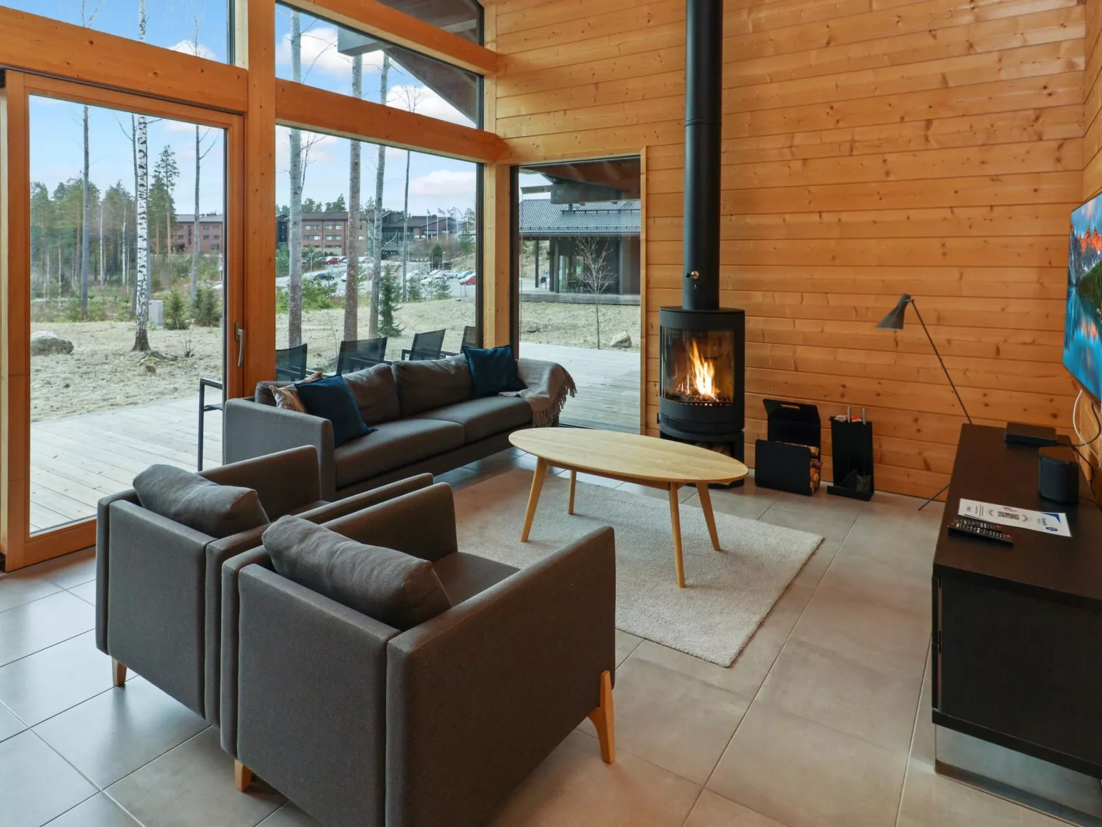 Eerikkilä huvila 132-Binnen