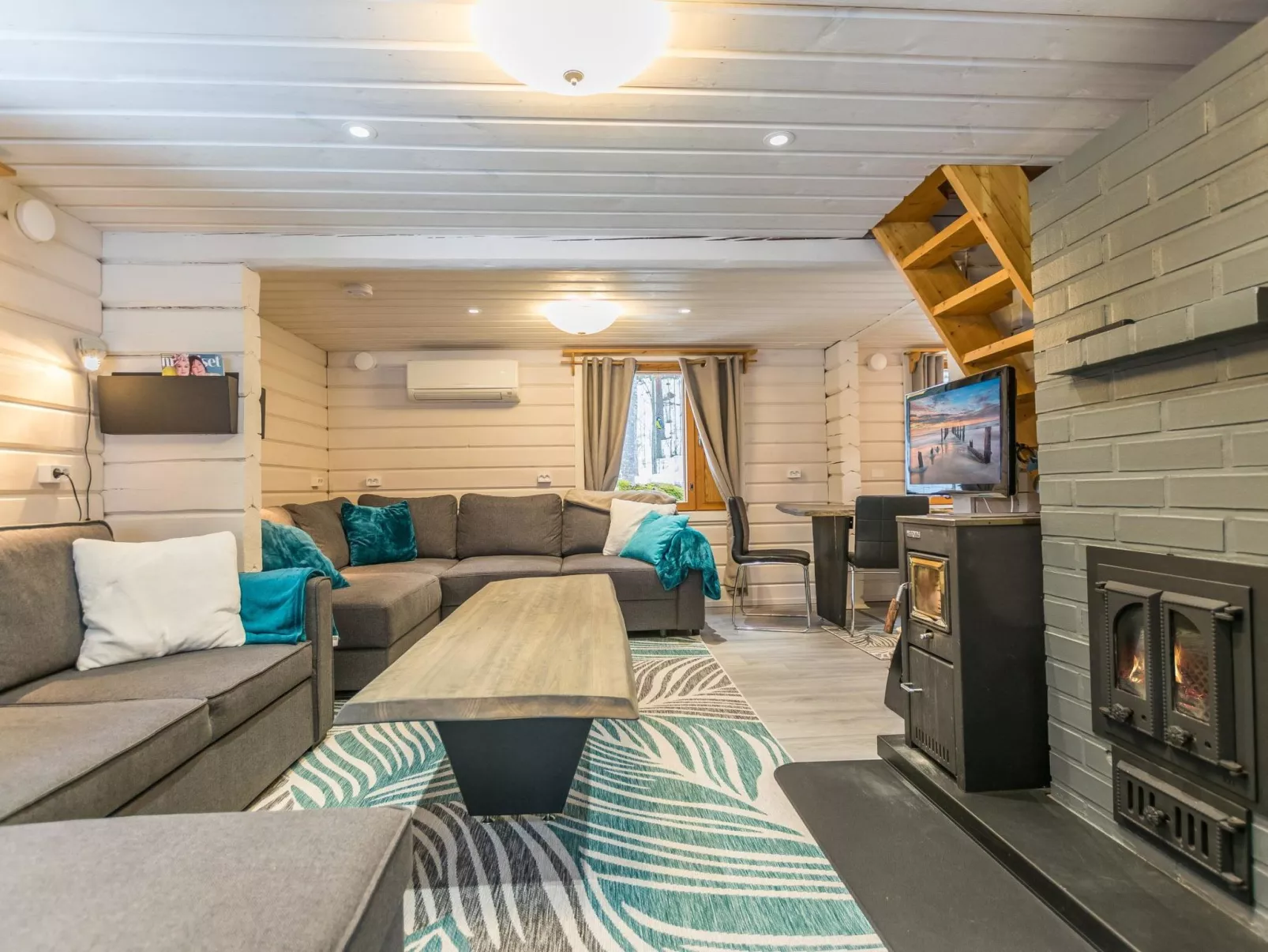 Villa tintinmaja-Binnen