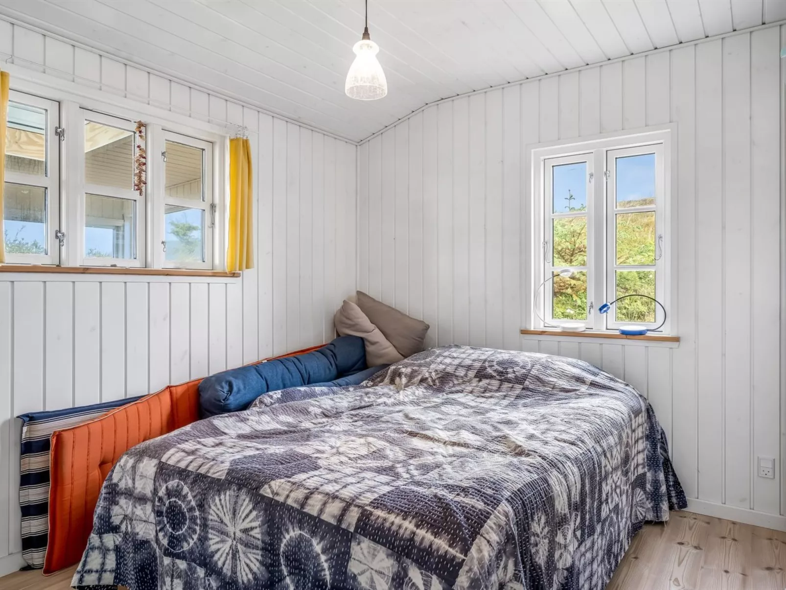 "Thine" - 250m from the sea-Binnen