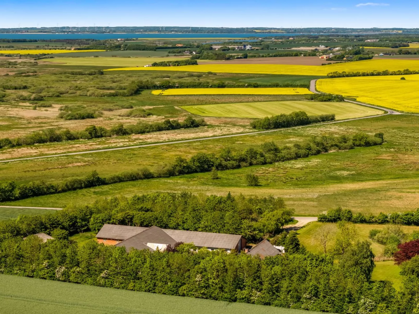 "Elia" - 5km to the fjord-Buiten