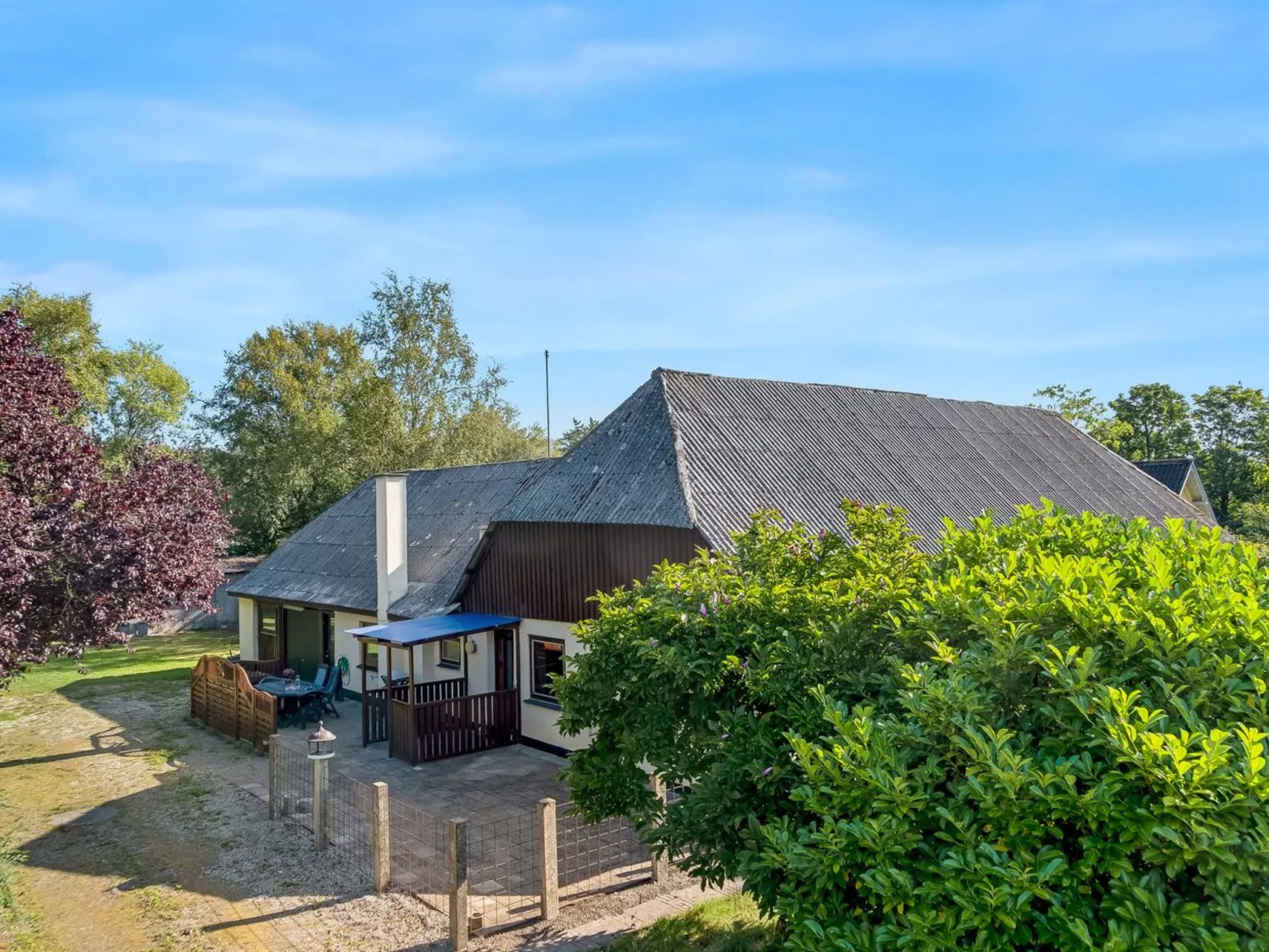 "Eiko" - 400m to the fjord-Buiten