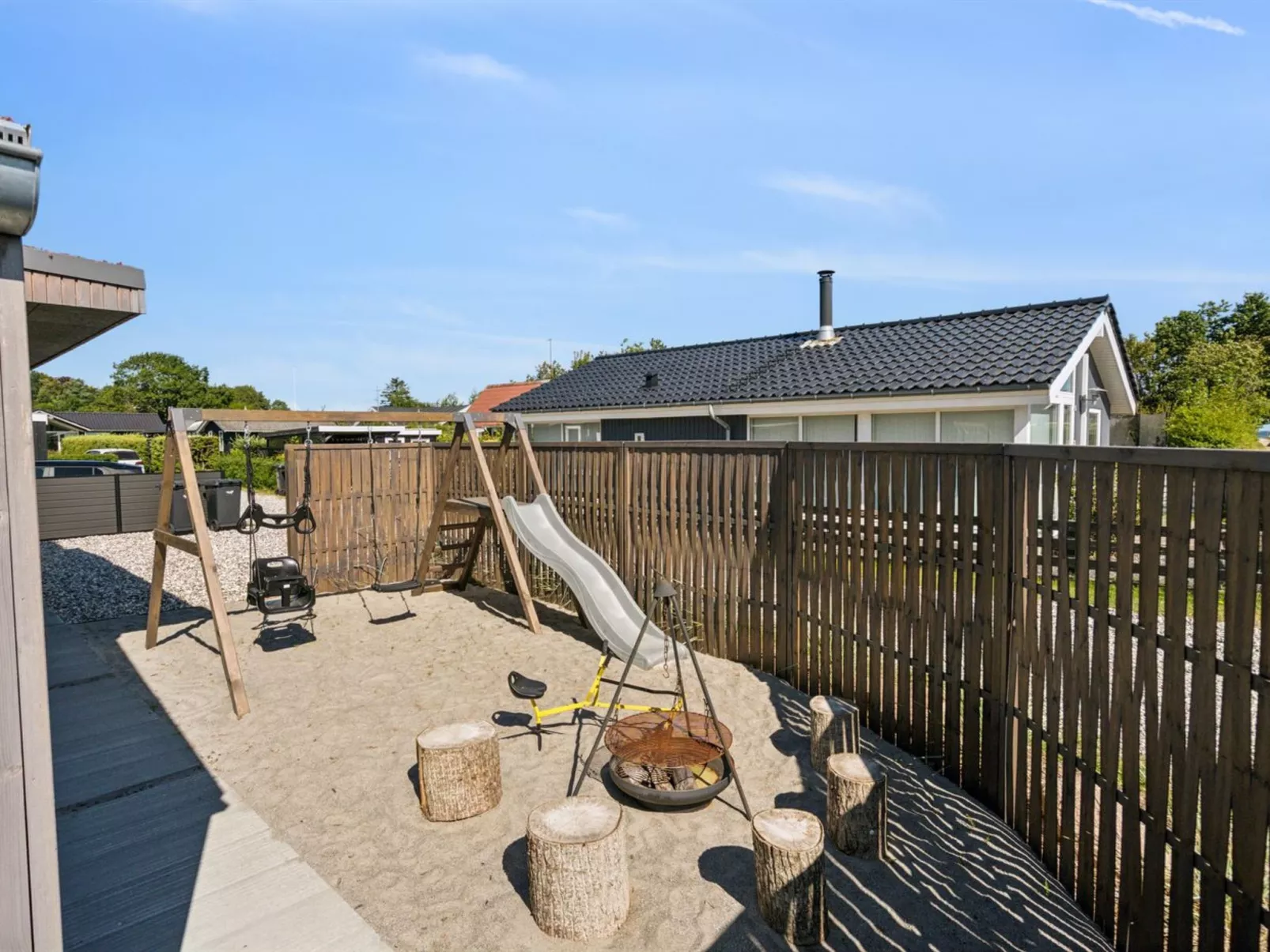 "Elvie" - 150m from the sea-Buiten