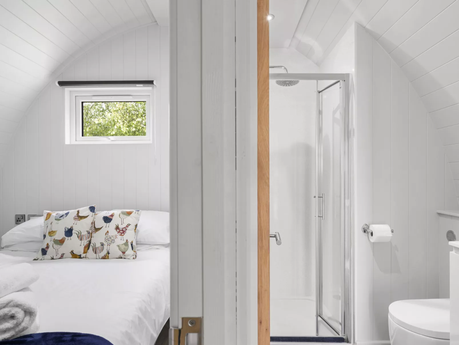 The Chicken Coop-Binnen