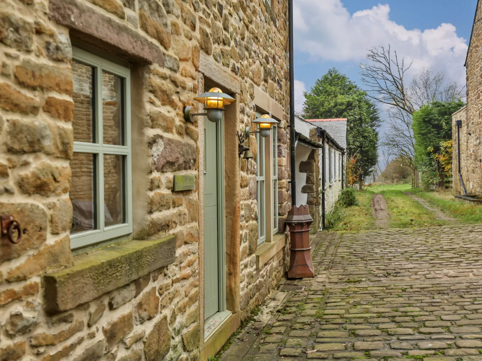 Middle Warble Stables-Buiten